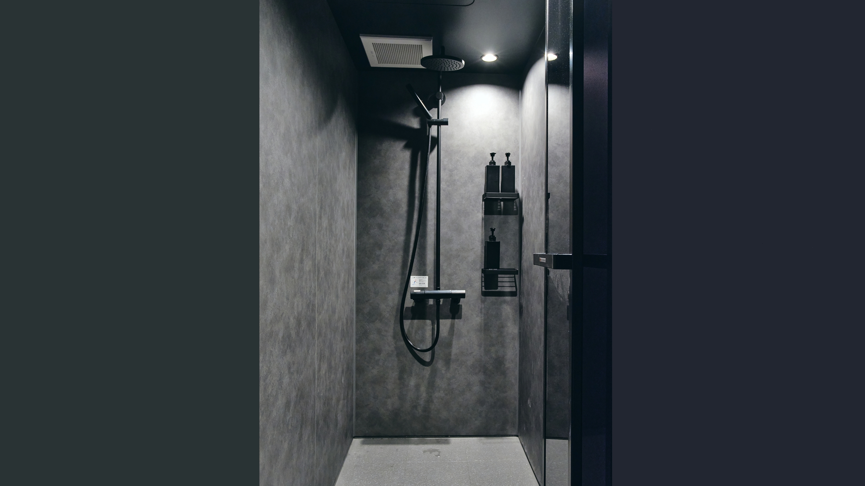 ロイヤルスイート　ツインベッドルーム専用シャワーブース