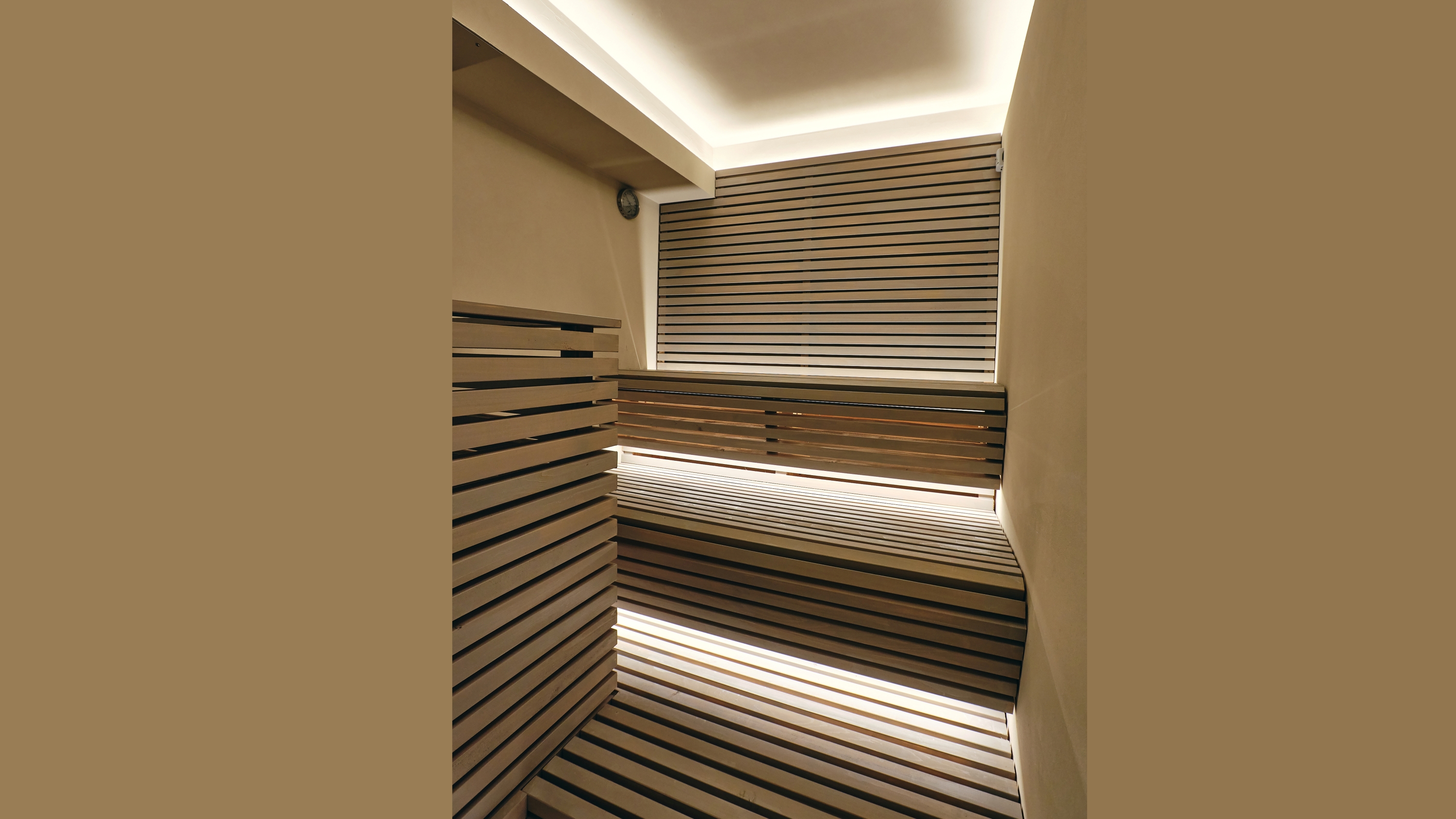 ホテル２階貸切サウナ「NEST SAUNA」　NO.3　ロウリュサウナ室内