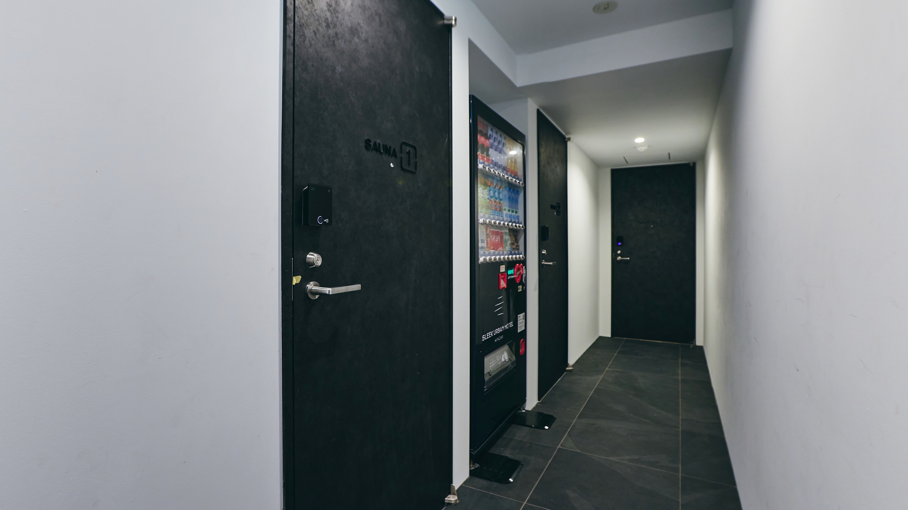 ホテル２階貸切サウナ「NEST SAUNA」　自動販売機