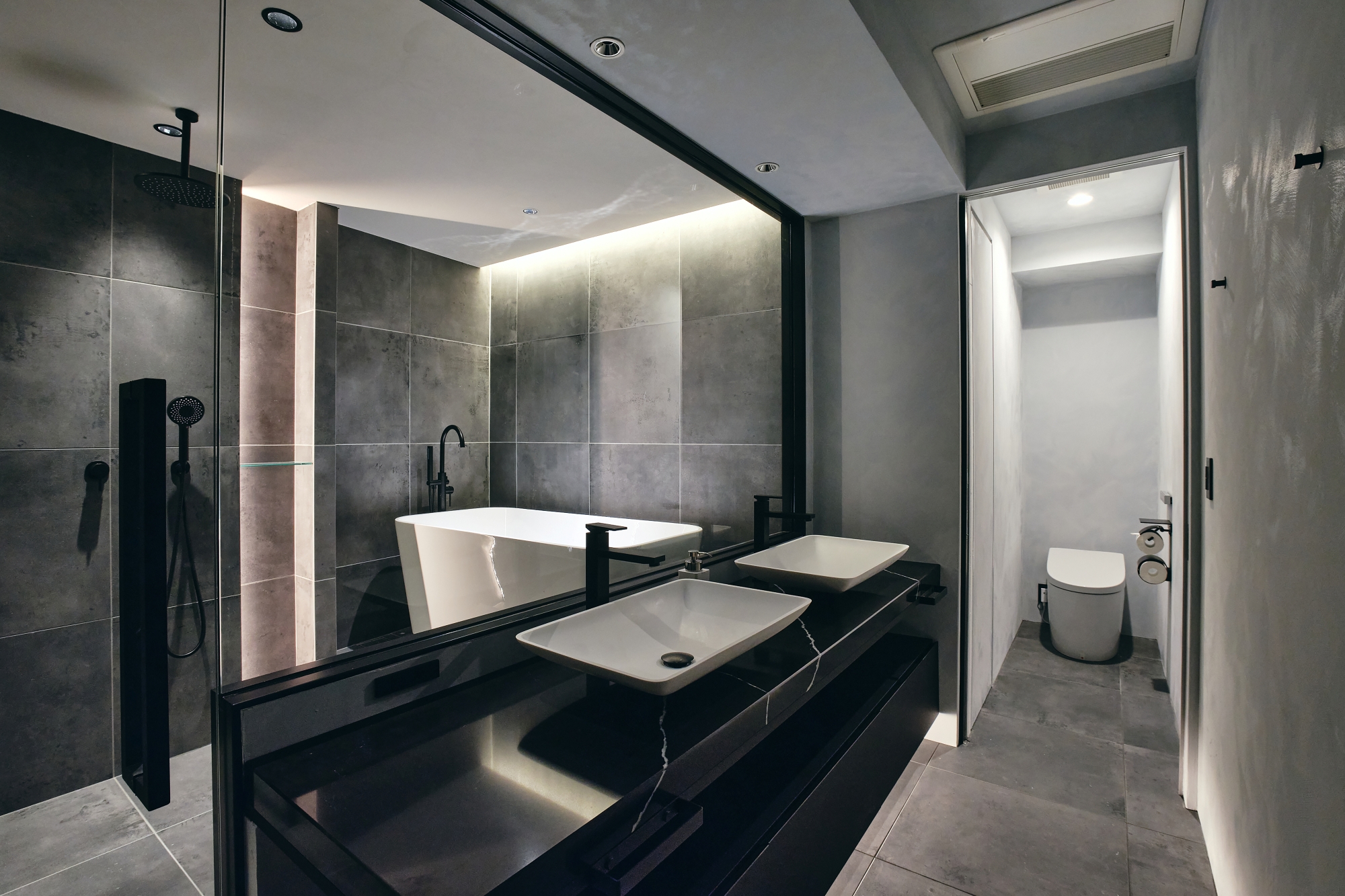 ■ロイヤルスイート　パウダールーム＆トイレ