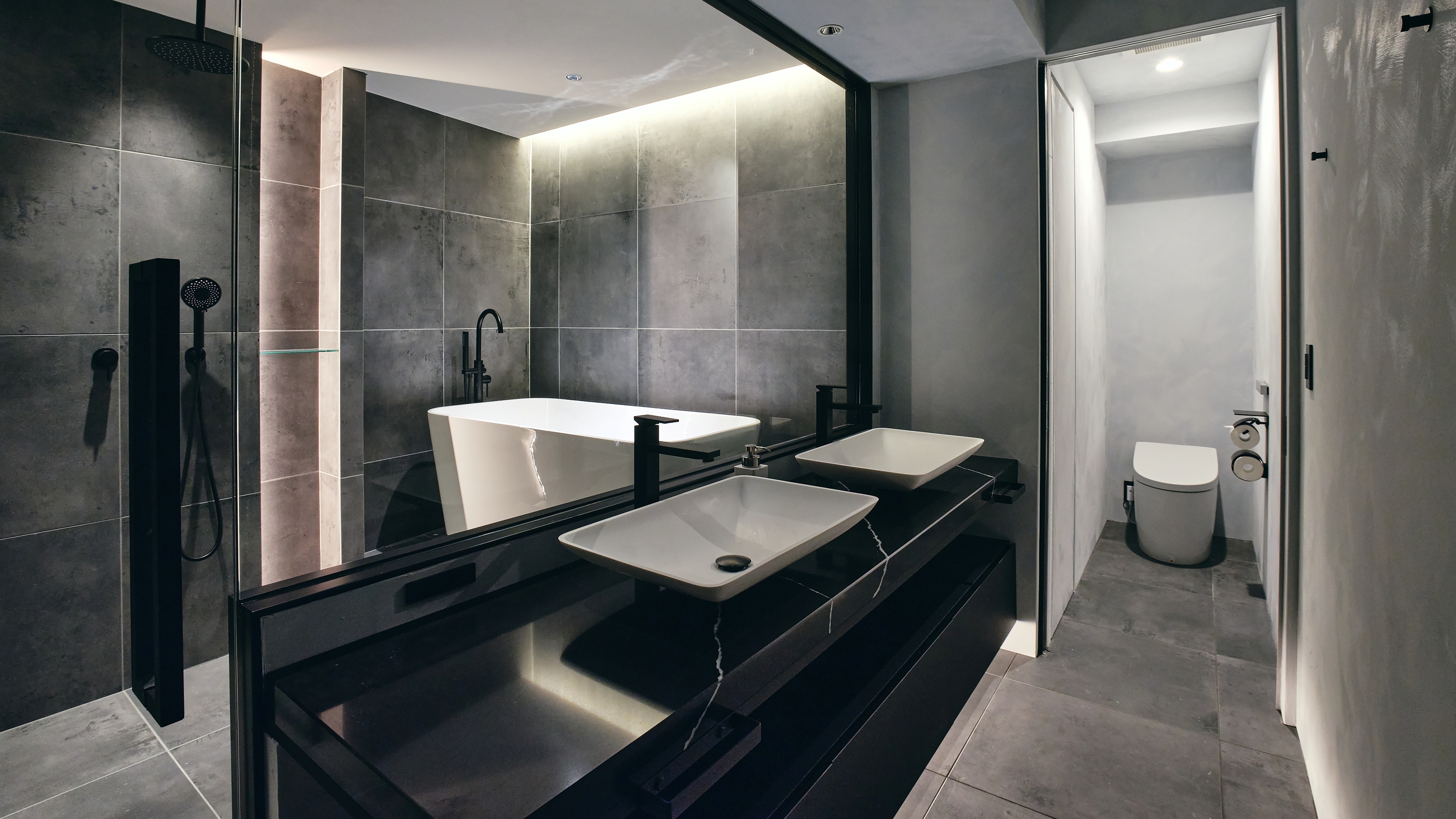 ロイヤルスイート　パウダールーム＆トイレ