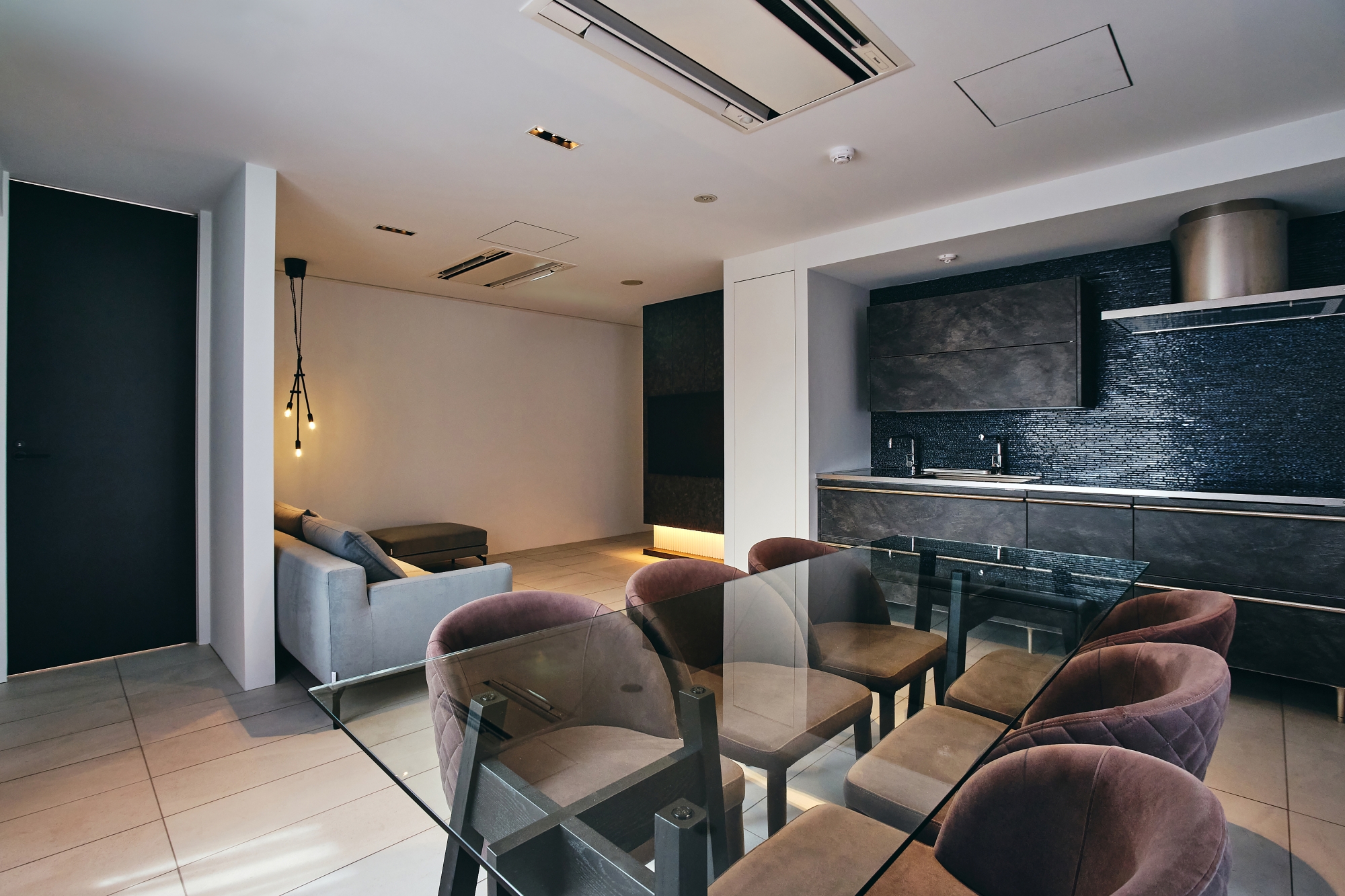 ■プレミアスイート＜キッチン＞　ダイニング＆リビング