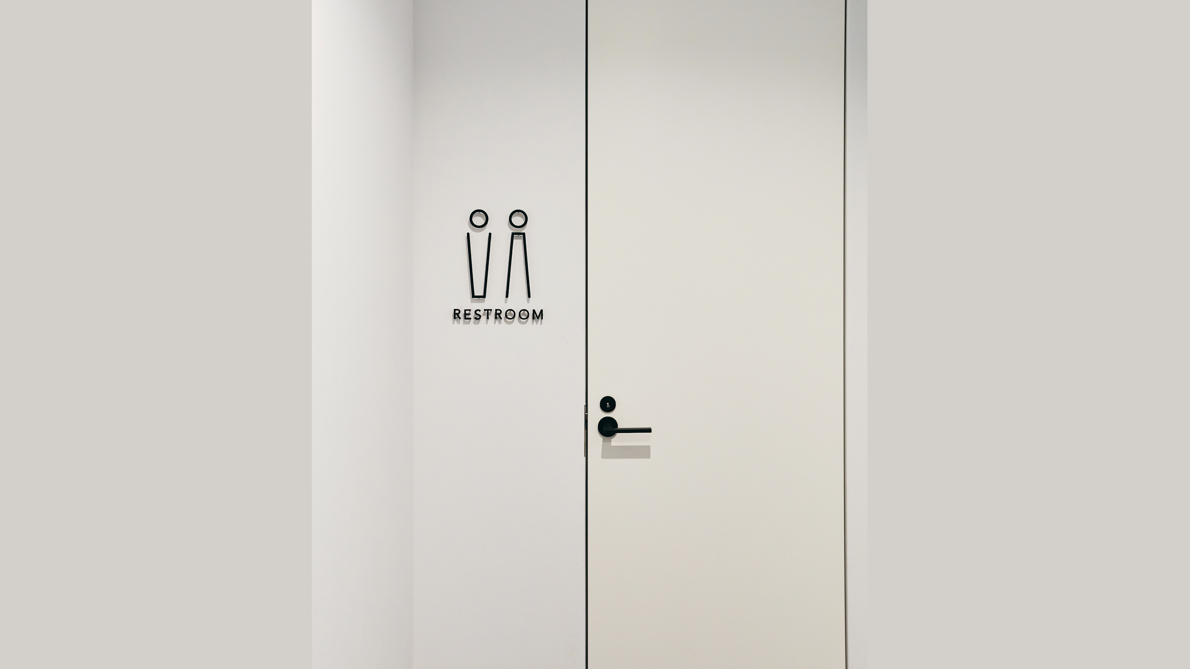 ホテル２階貸切サウナ「NEST SAUNA」　トイレ