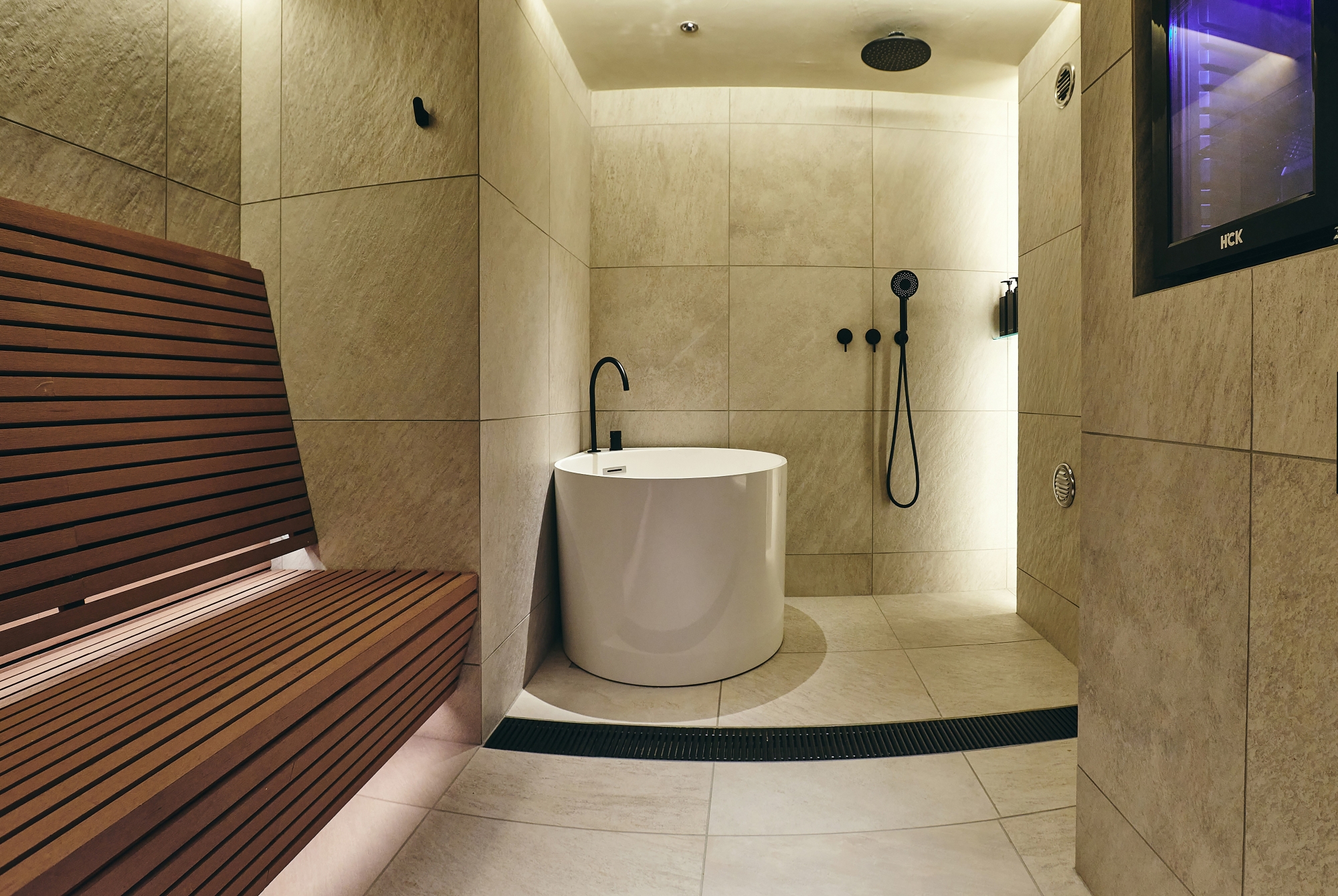 ■ホテル２階貸切サウナ「NEST SAUNA」　NO.３