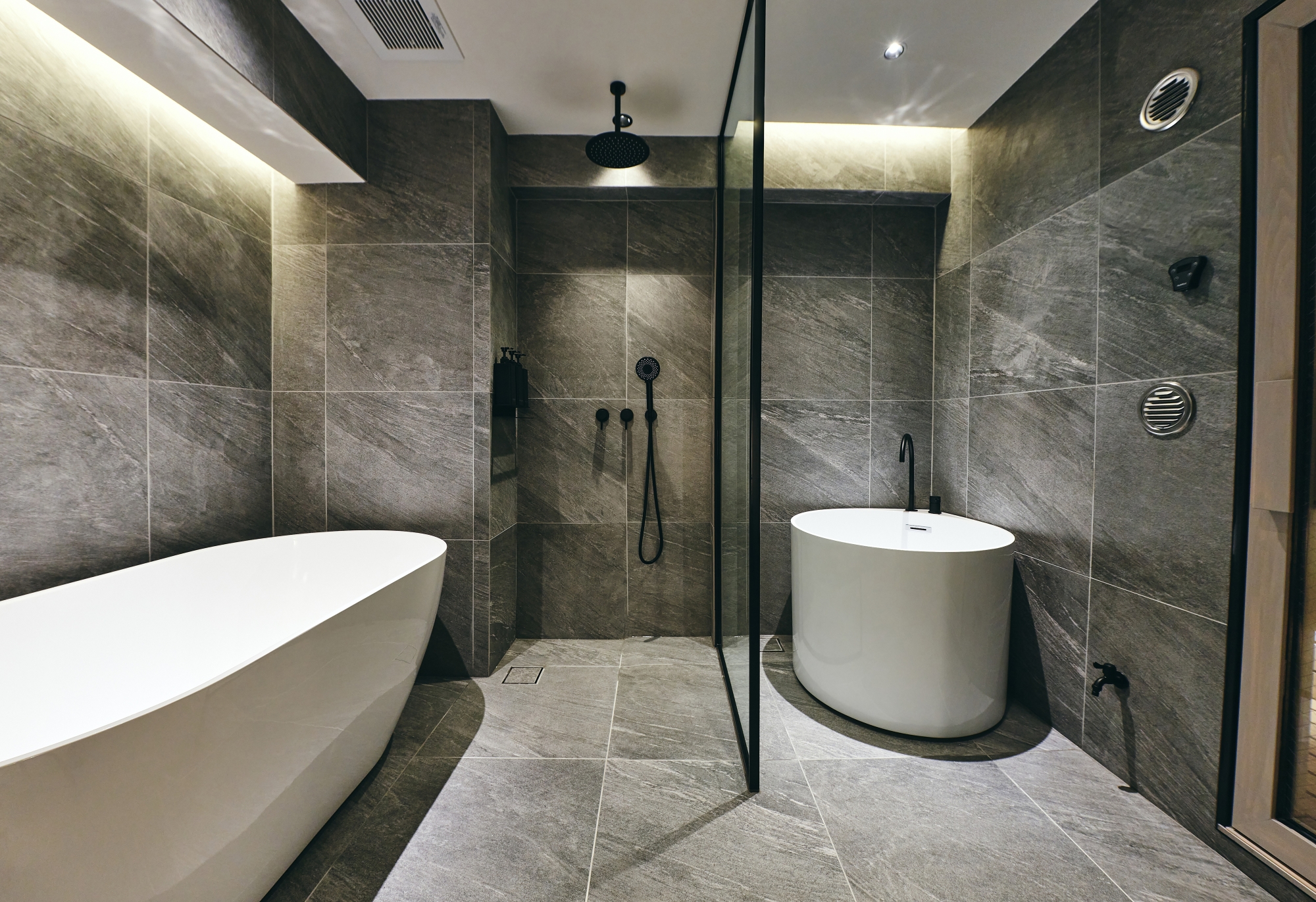 ■プレミアスイート＜アイランドキッチン＞　バスルーム