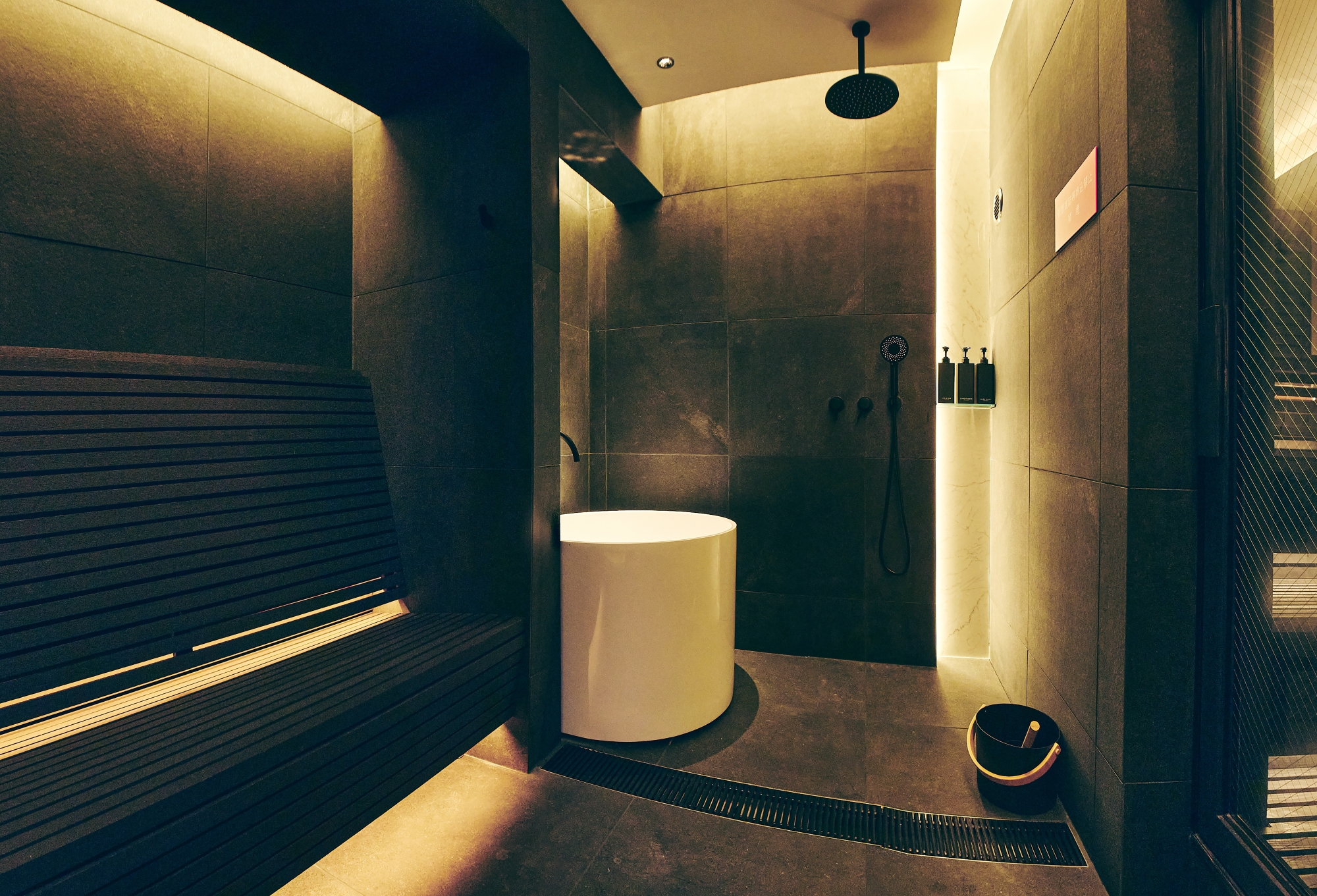 ■ホテル２階貸切サウナ「NEST SAUNA」　NO.1