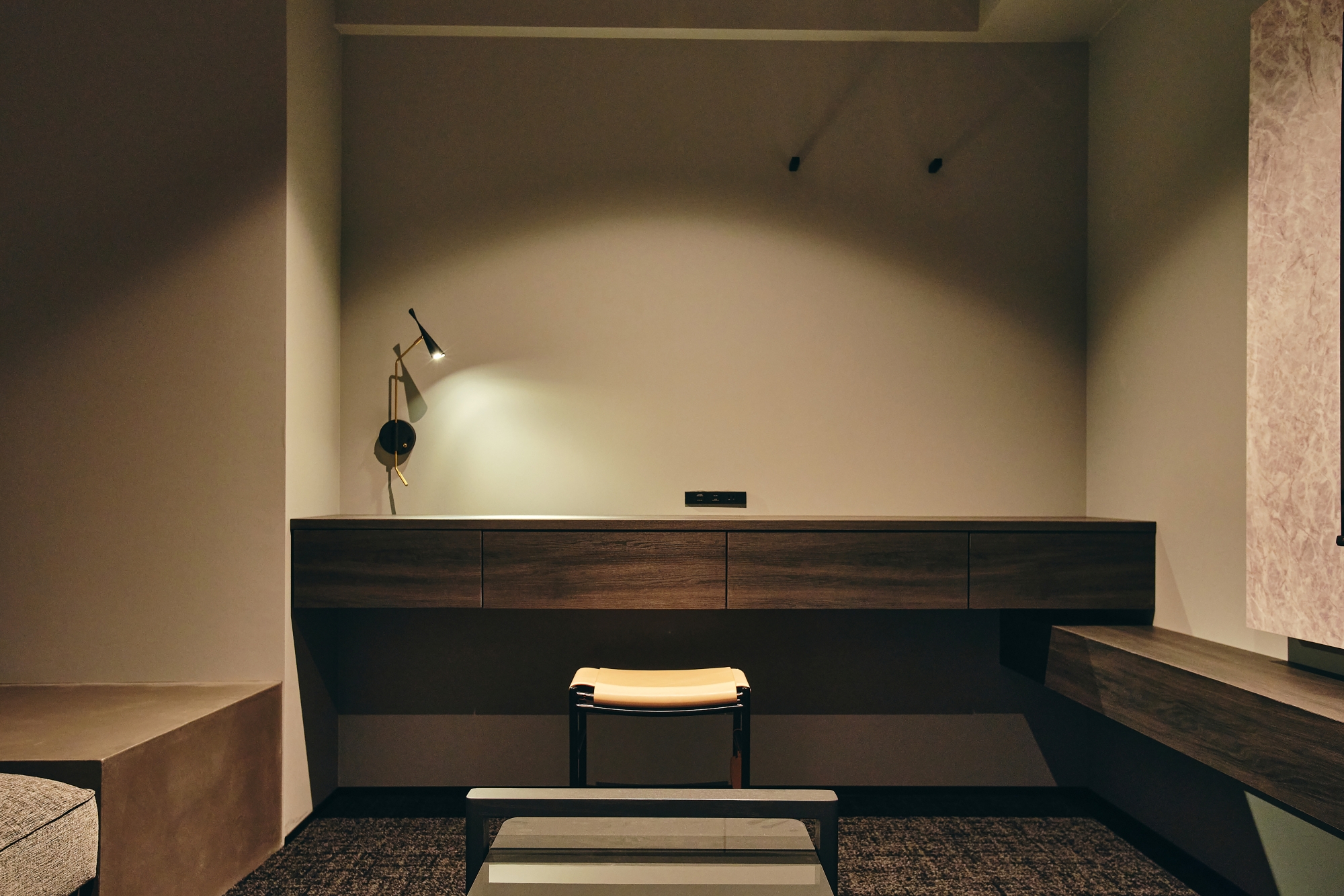 ■ジュニアスイート＜ツイン＞　デスク