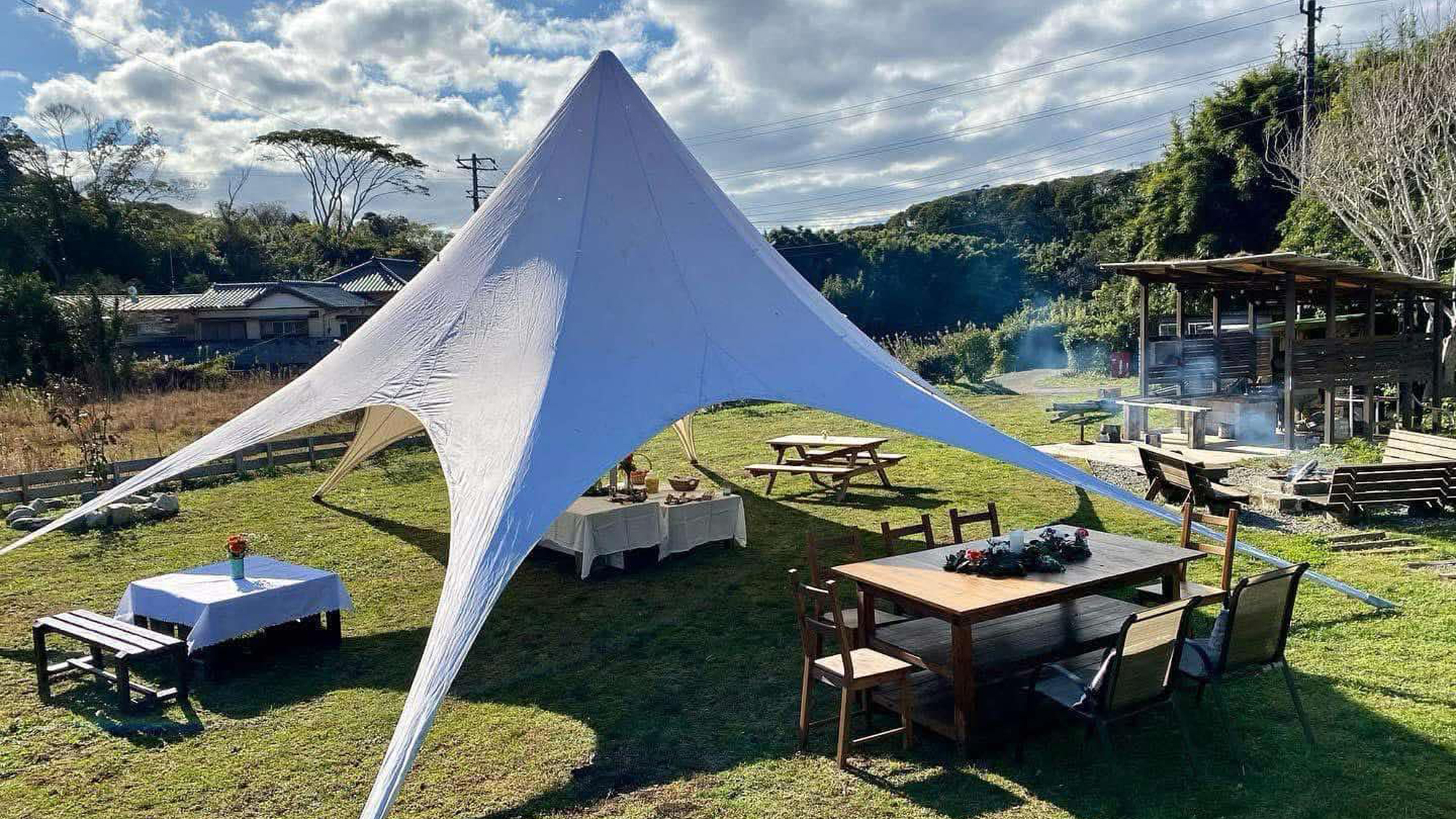 【施設】大きなテントでガーデンパーティーも可能です*