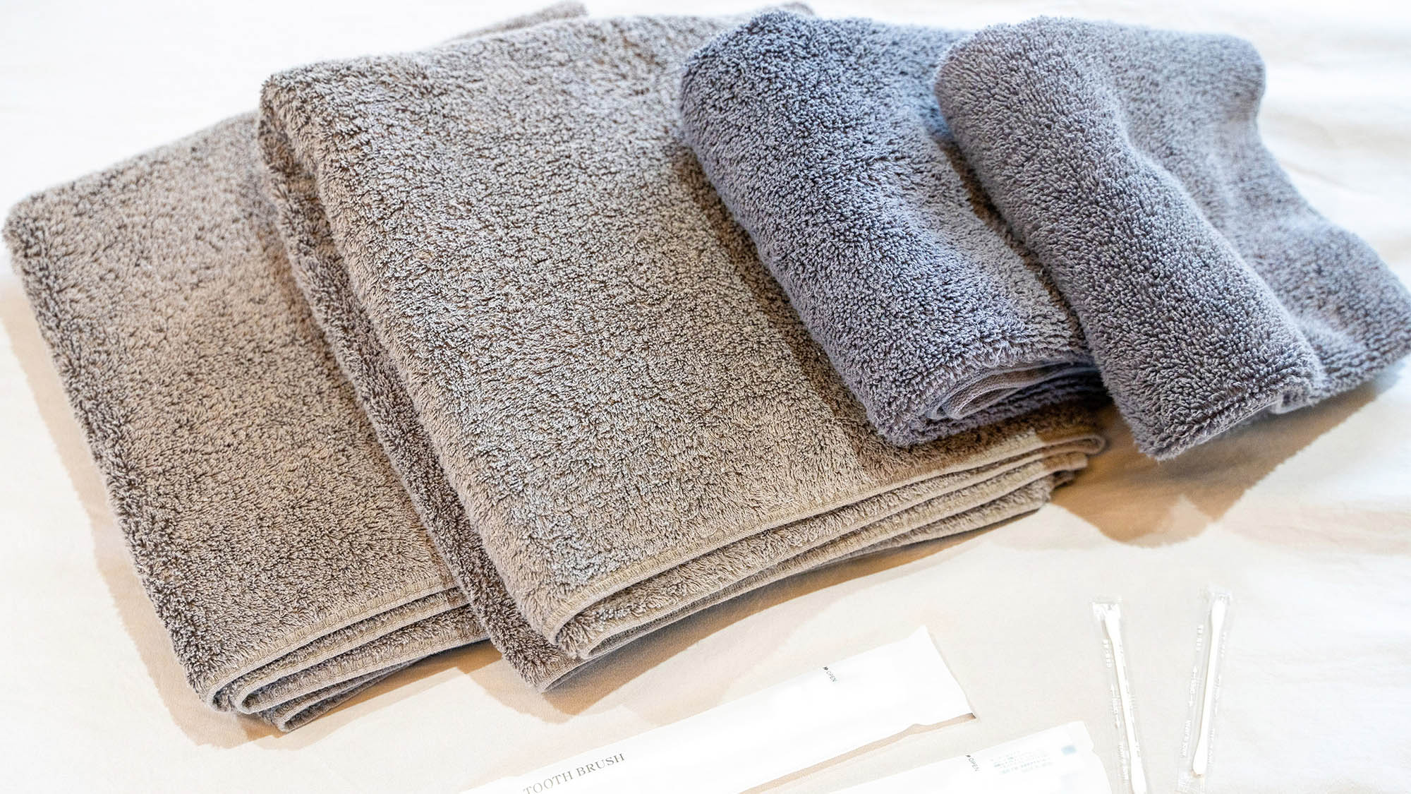 ・【アメニティ】フェイスタオル、バスタオル、歯ブラシ、綿棒をご用意しております