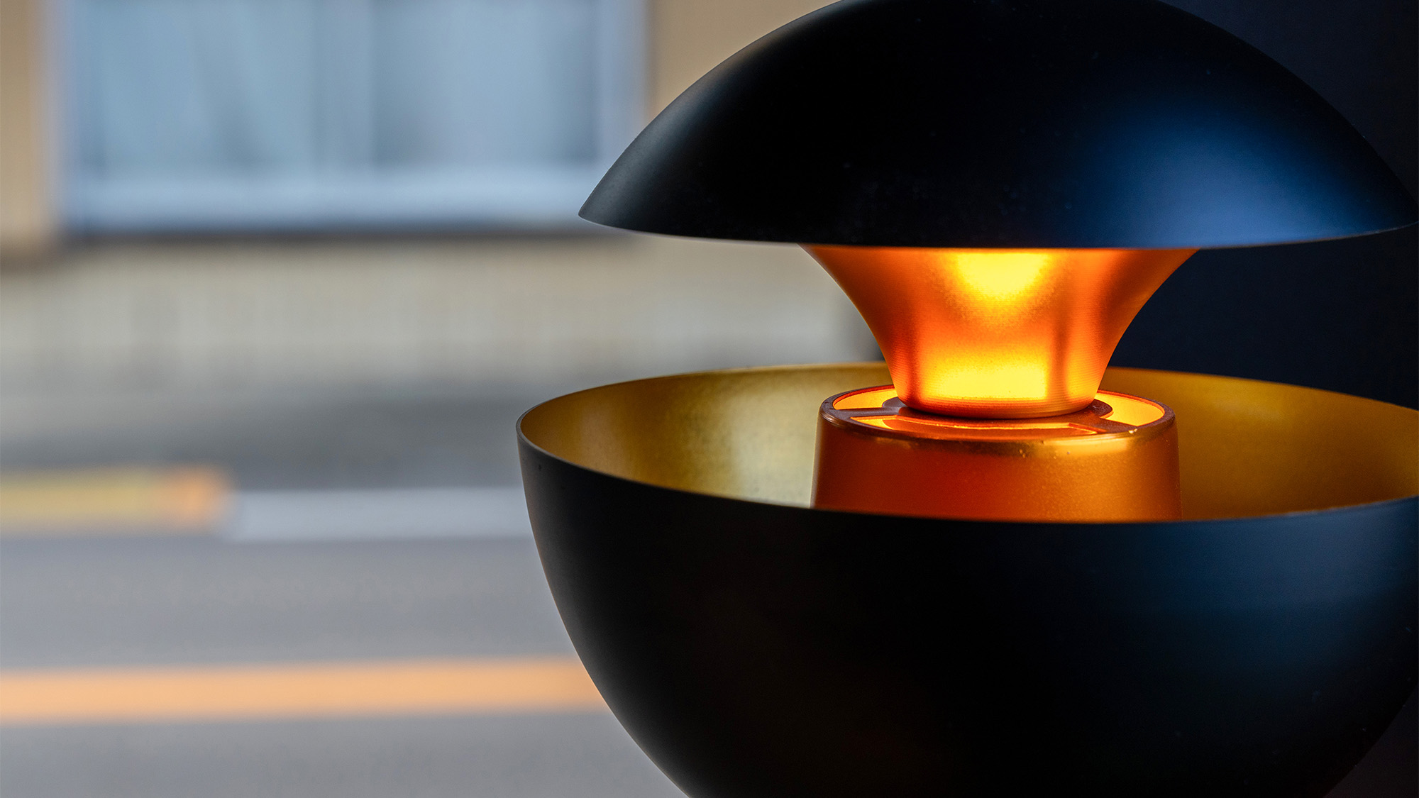 ・【照明】モダンなデザインでシックな空間を演出します。ゆったりお過ごしください