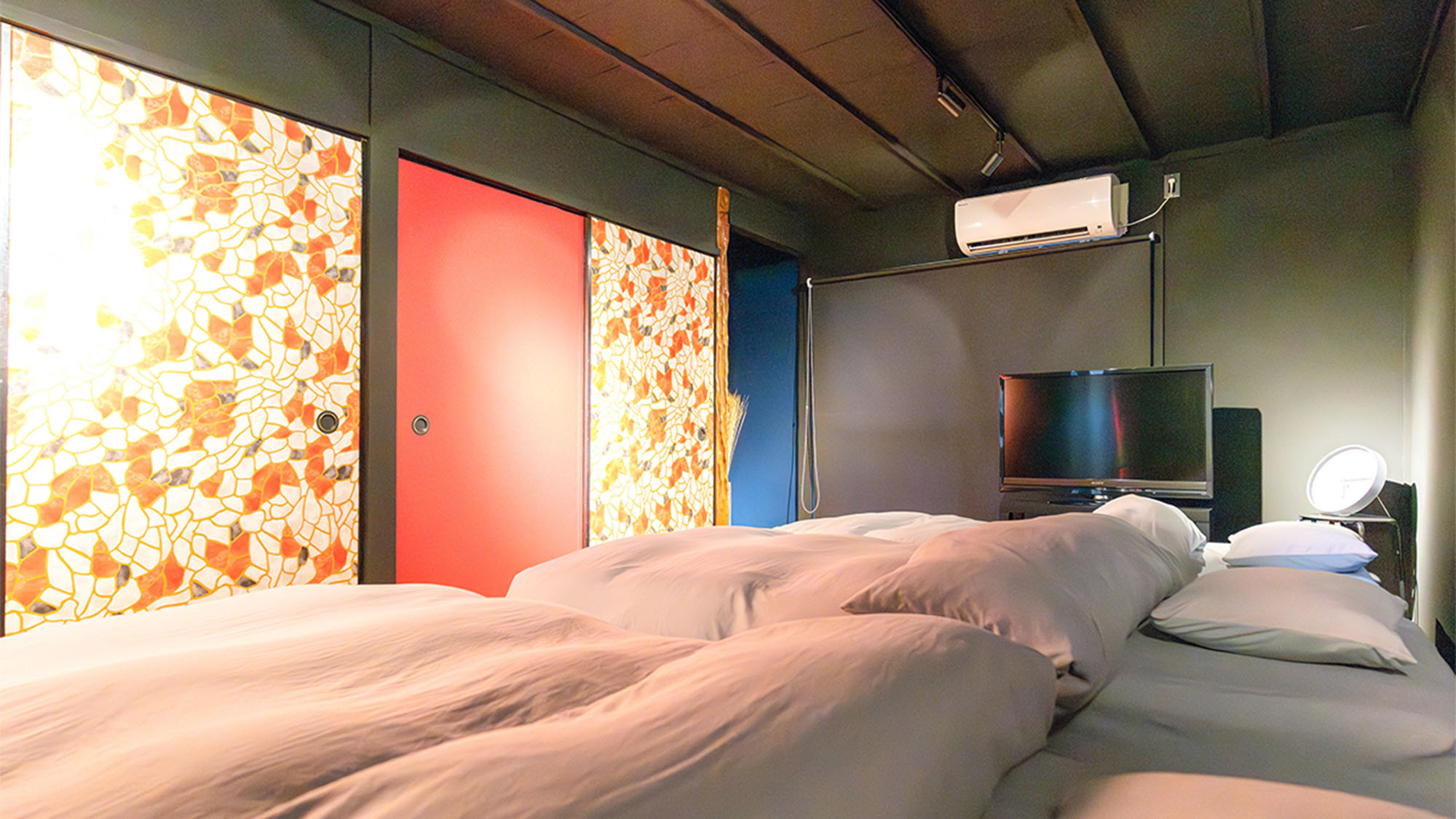 ・【お部屋】インターネットTV、エアコンを設置。充実した空間でおくつろぎください