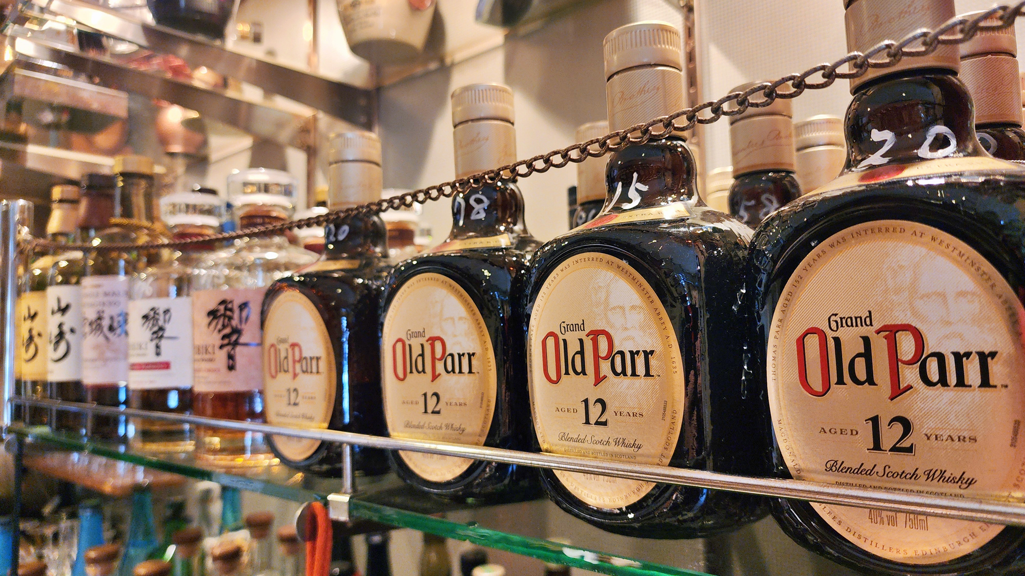 【スナック】お酒を豊富に取り揃えております 