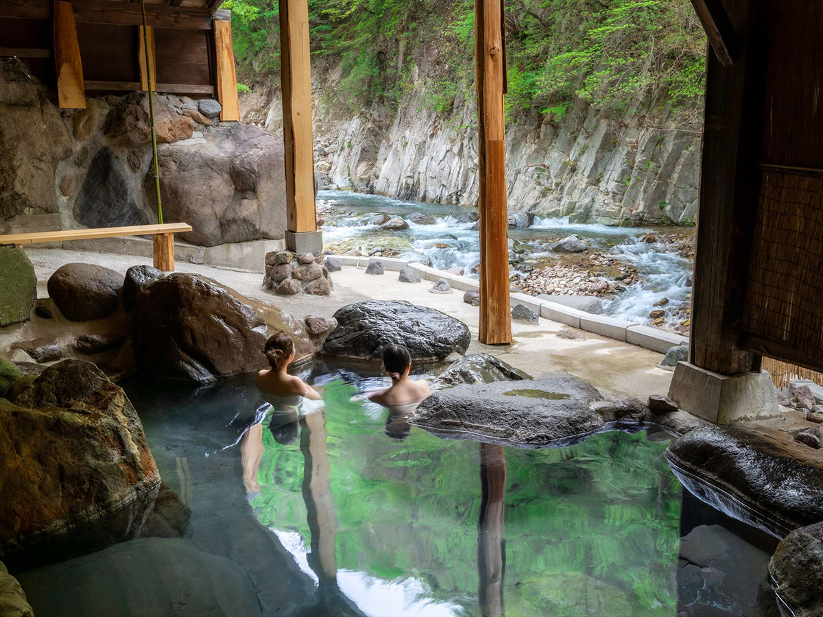 ［露天風呂］奥日光の大自然と渓谷美に囲まれた秘湯『川俣温泉』※冬季期間営業停止しております。
