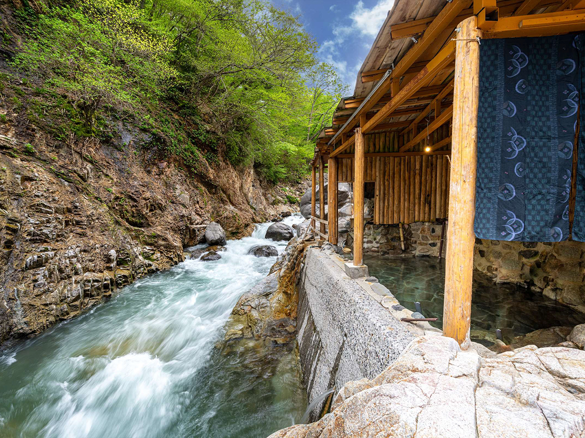［露天風呂］奥日光の大自然と渓谷美に囲まれた秘湯『川俣温泉』※冬季期間営業停止しております。