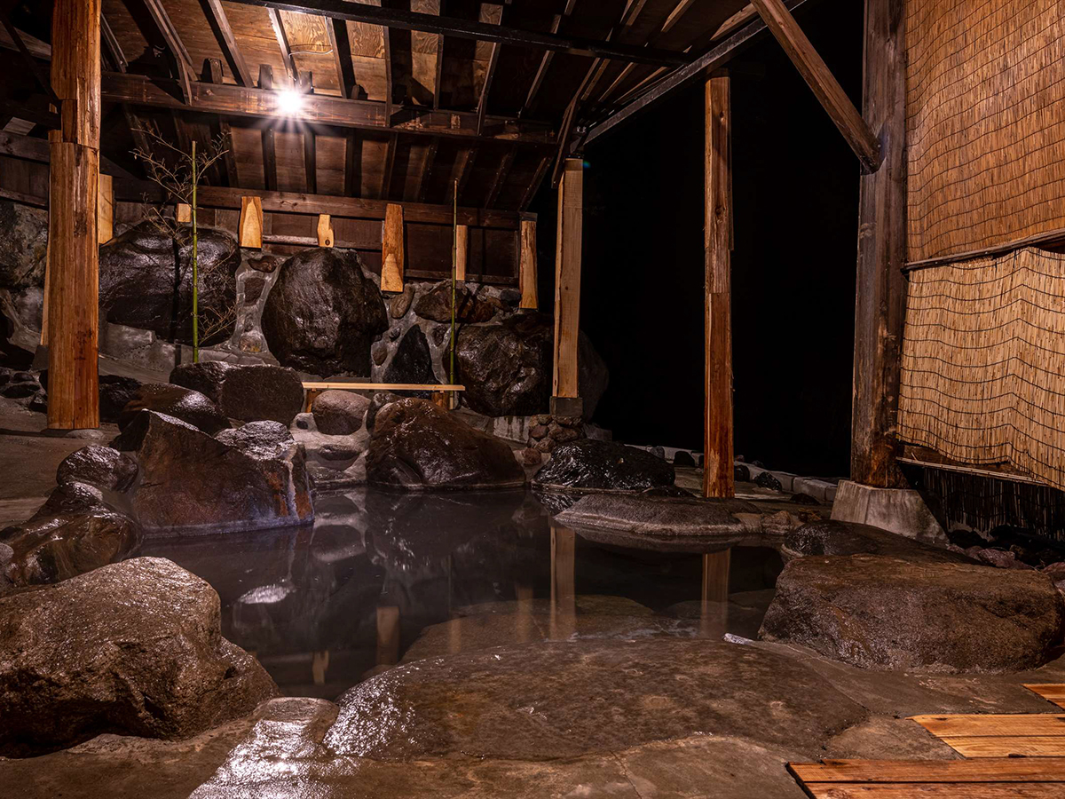 ［露天風呂］奥日光の大自然と渓谷美に囲まれた秘湯『川俣温泉』※冬季期間営業停止しております。