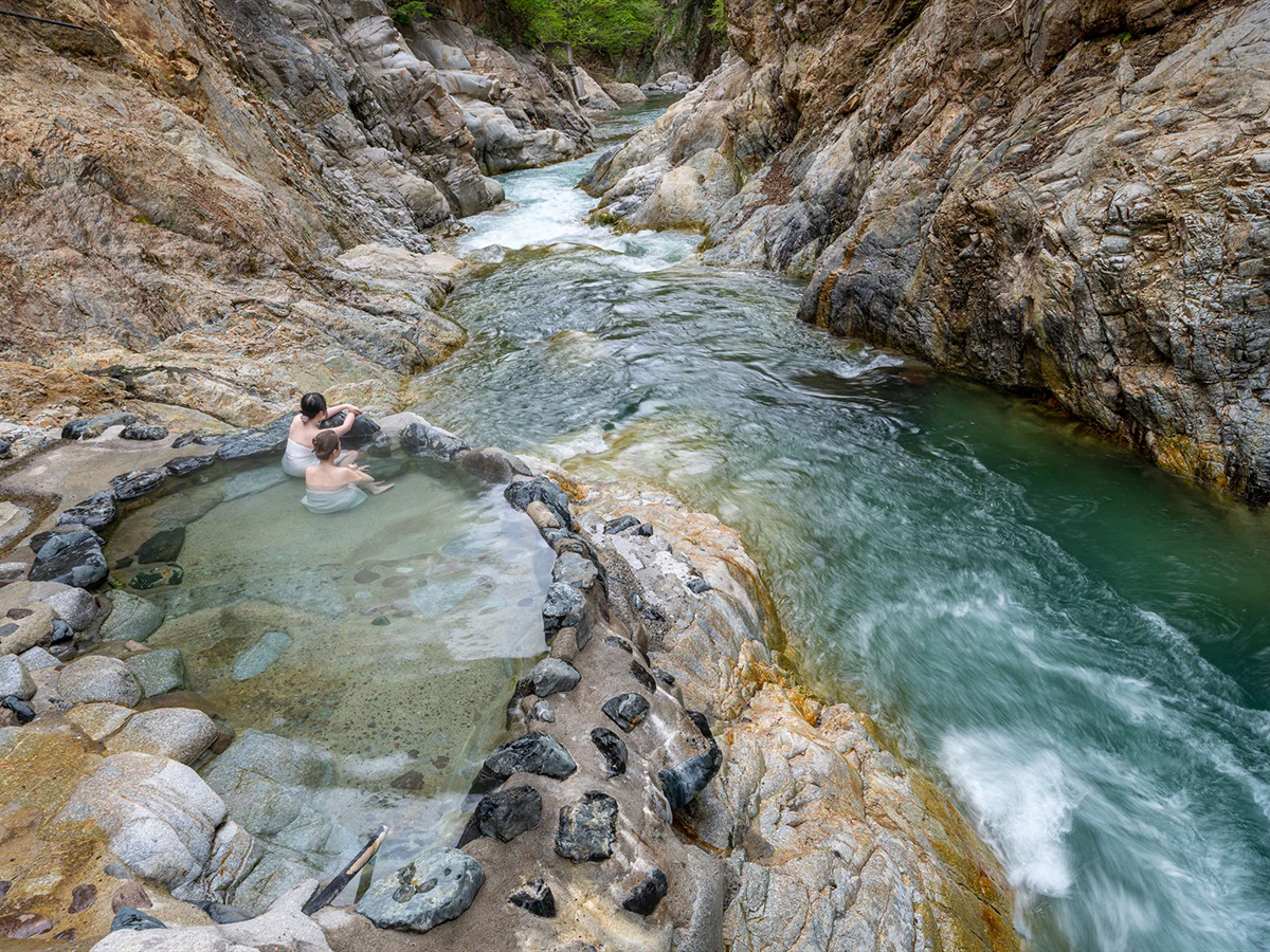［露天風呂］奥日光の大自然と渓谷美に囲まれた秘湯『川俣温泉』※冬季期間営業停止しております。