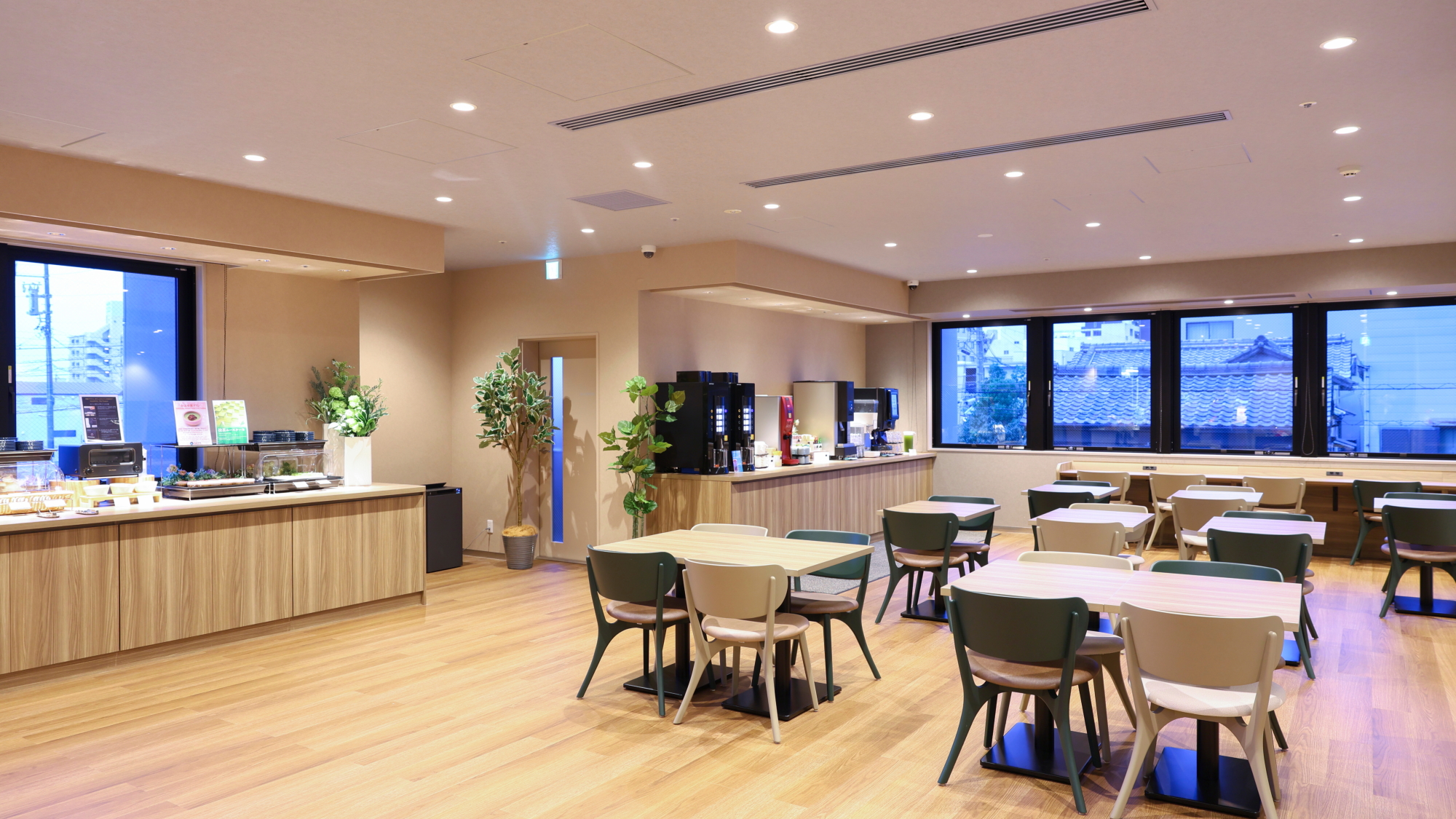 ◆朝食会場　レストラン「OASIS」