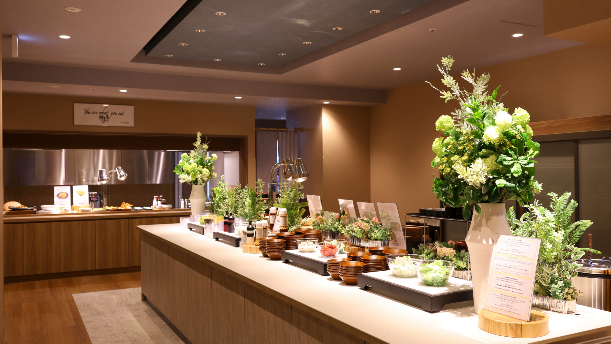 ◆朝食会場　レストラン「OASIS」