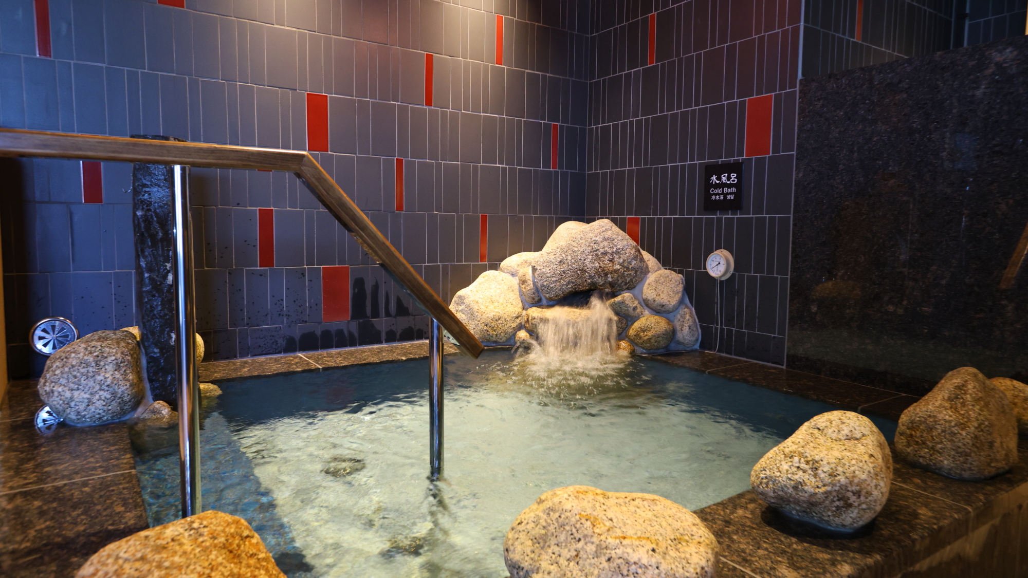 ◆女性大浴場＜水風呂＞水温15～16℃