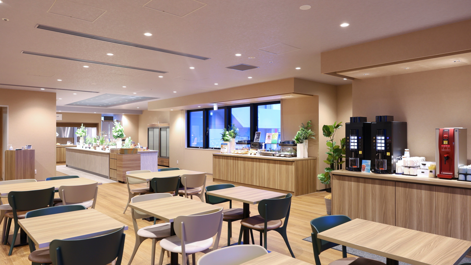 ◆朝食会場　レストラン「OASIS」