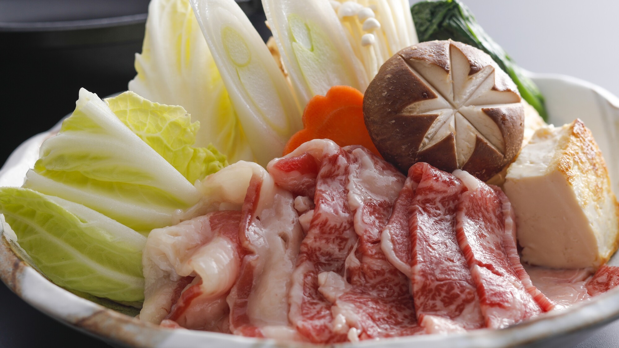 焼肉店オーナー厳選 国産和牛の焼きすきを贅沢に／例