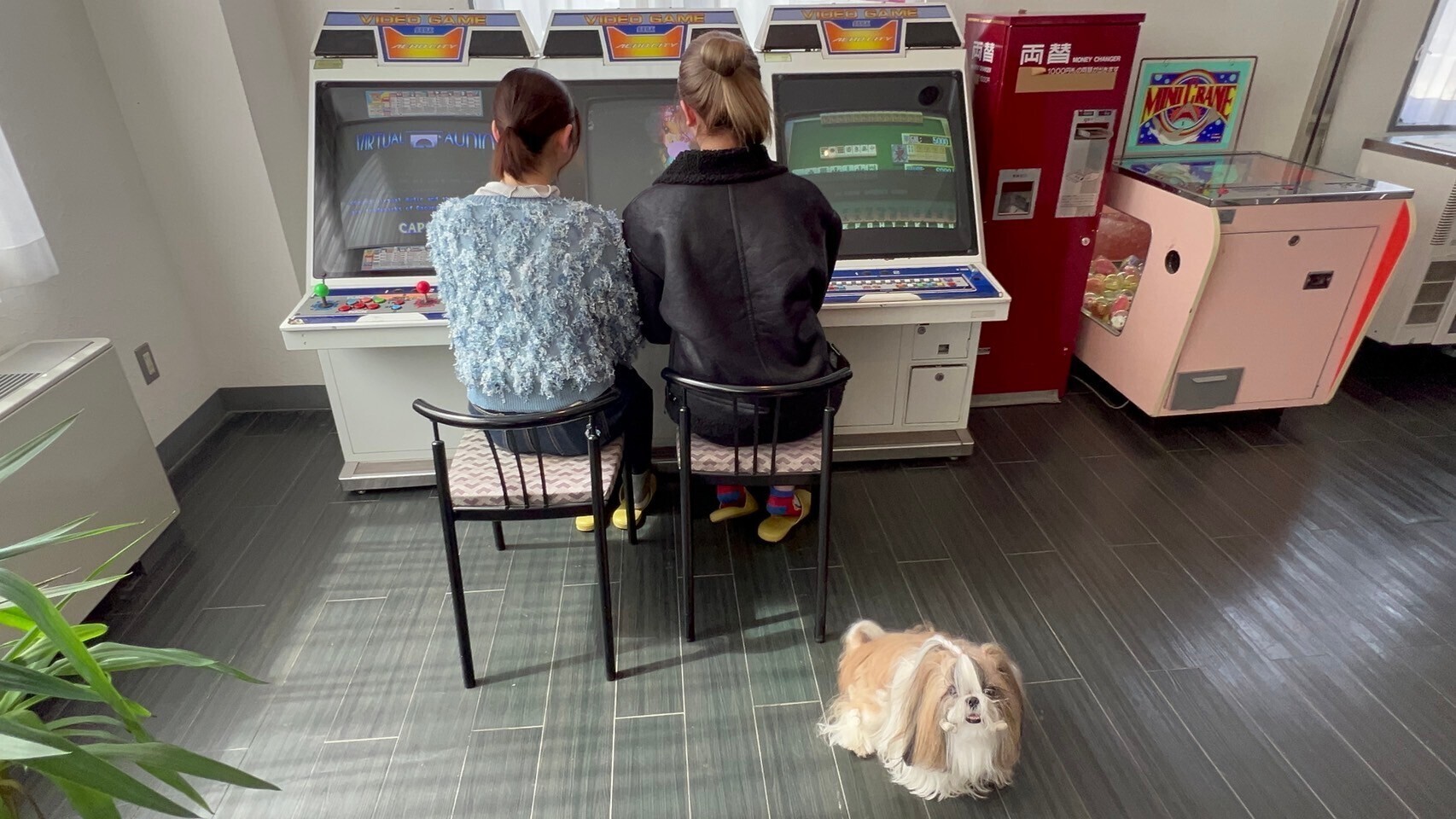 懐かしのゲーム台で大人も子どもも盛り上がる楽しい時間