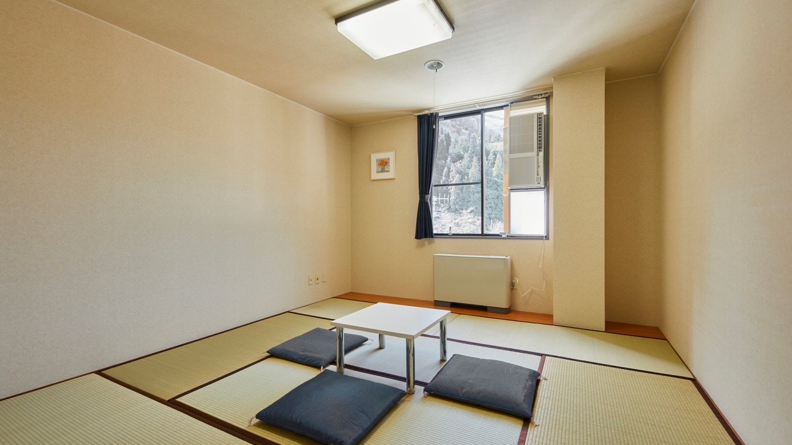 【禁煙】和室8畳（2～4名）／バス・トイレ無し