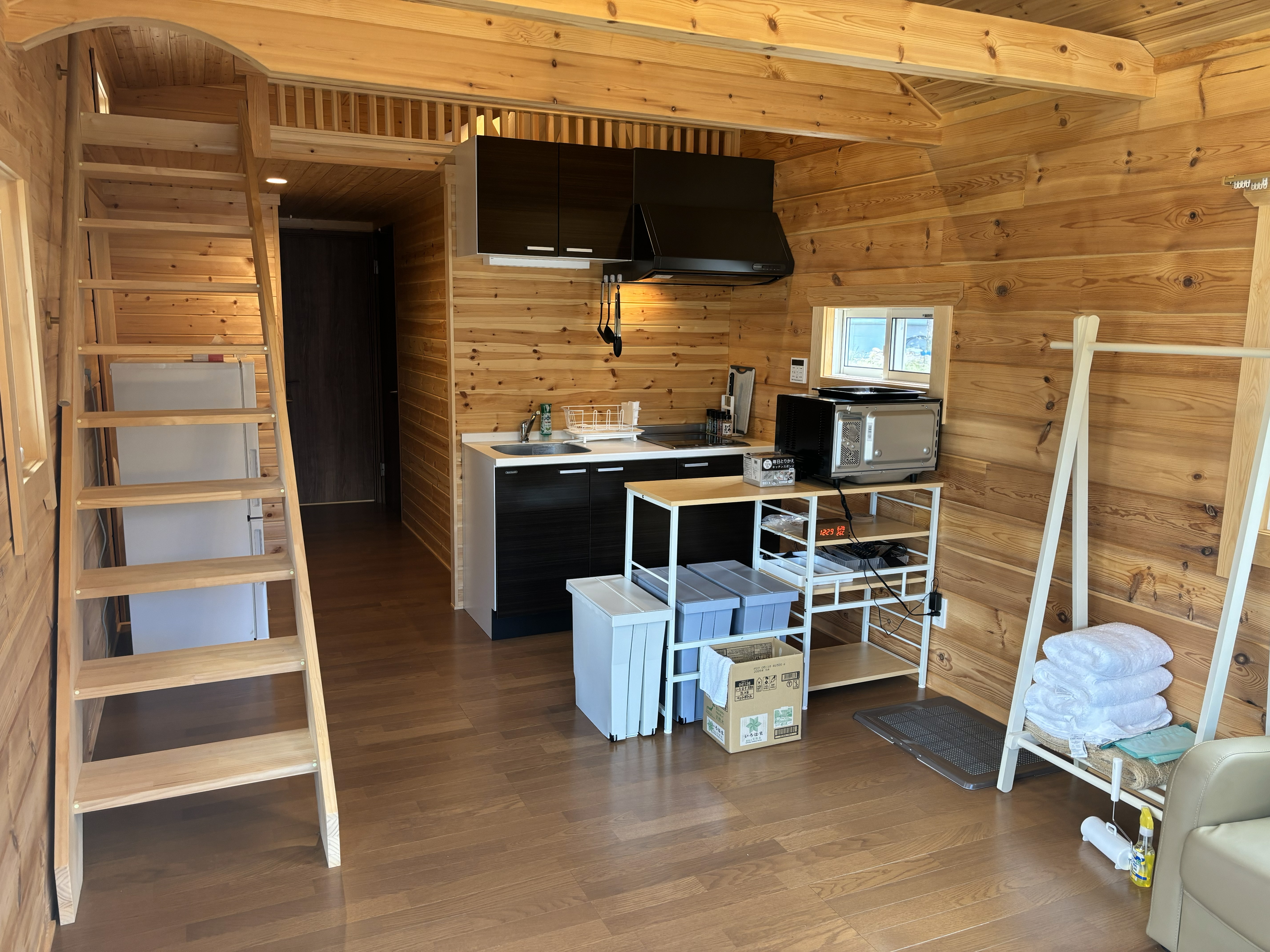 ログトレーラー部屋