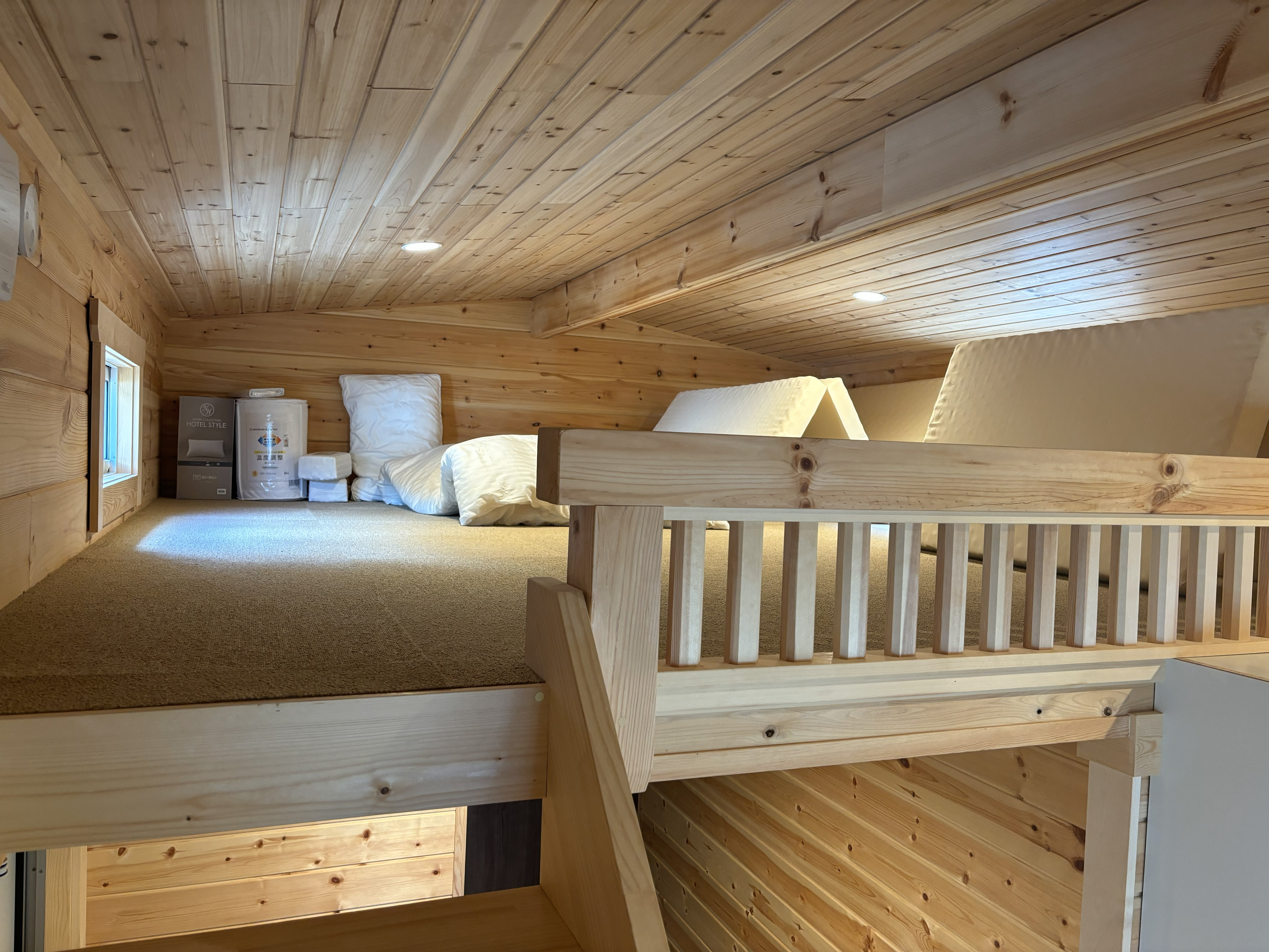 ログトレーラー部屋