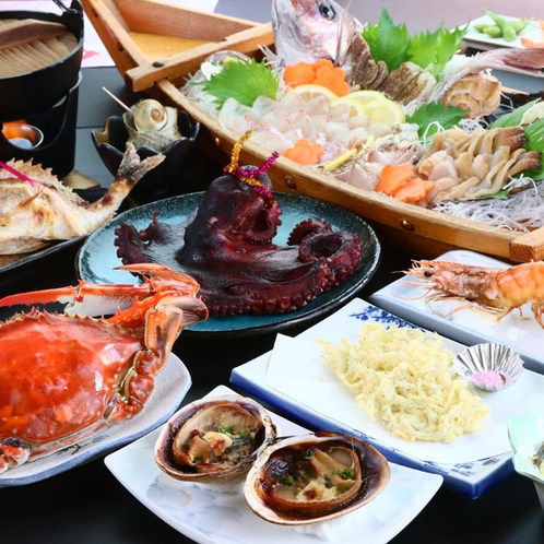 海鮮デラックスコース◆岬の定番海鮮料理！三河湾と伊勢湾の潮流が交じり合い、多くの魚介類が楽しめます。