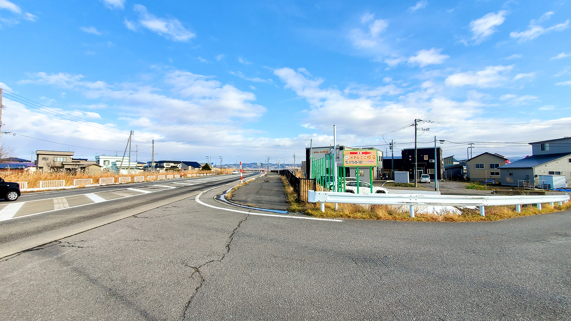 #国道7号線の看板が目印です