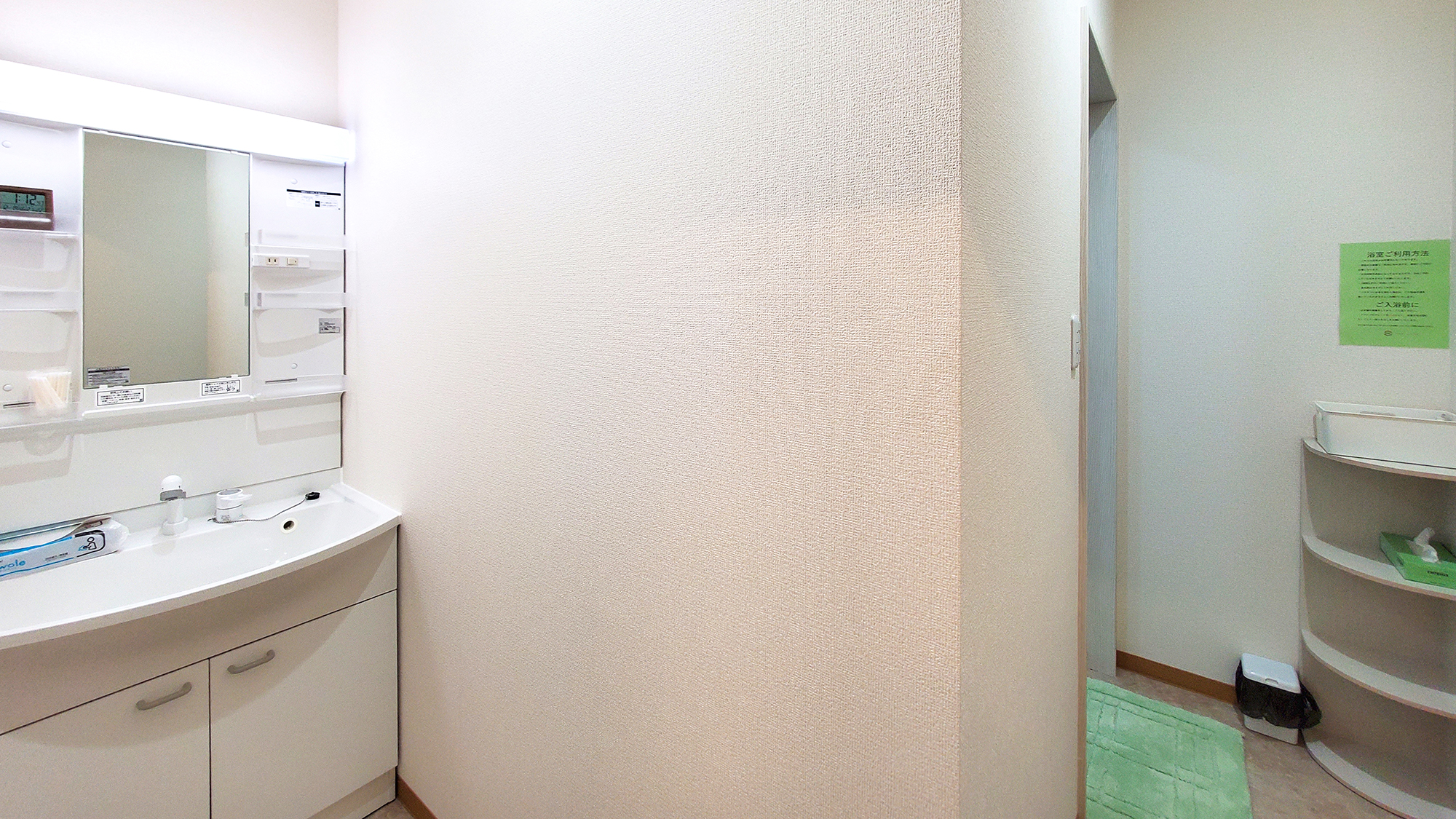 #貸切風呂　脱衣＆洗面スペース