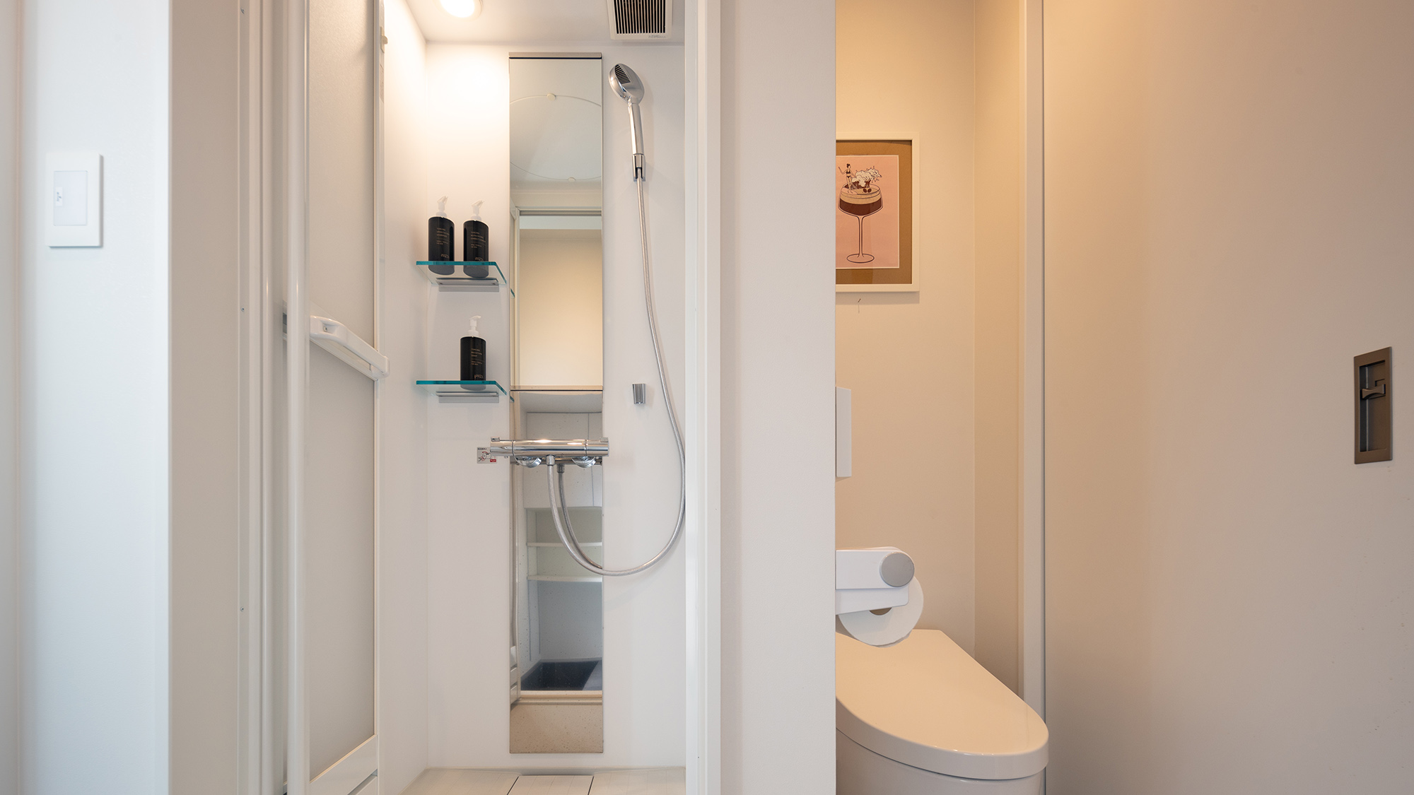 ・【siteB/シャワールーム】1階のトイレに隣接しています。