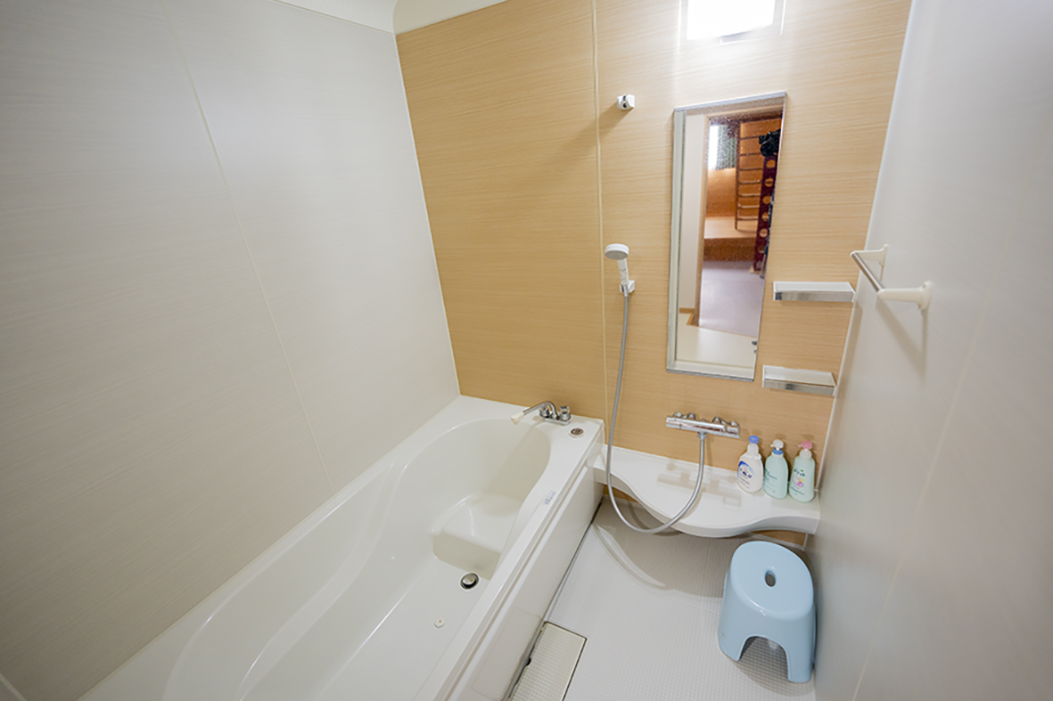 やませみ：浴室