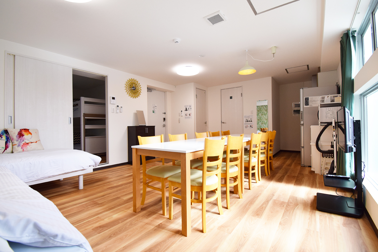 304 (6人部屋)　リビング2