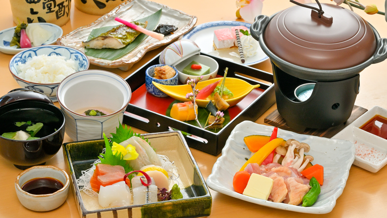 山梨県ブランド鶏「高級甲州地どり」をメインとした絶品会席料理　【夕朝食付き】