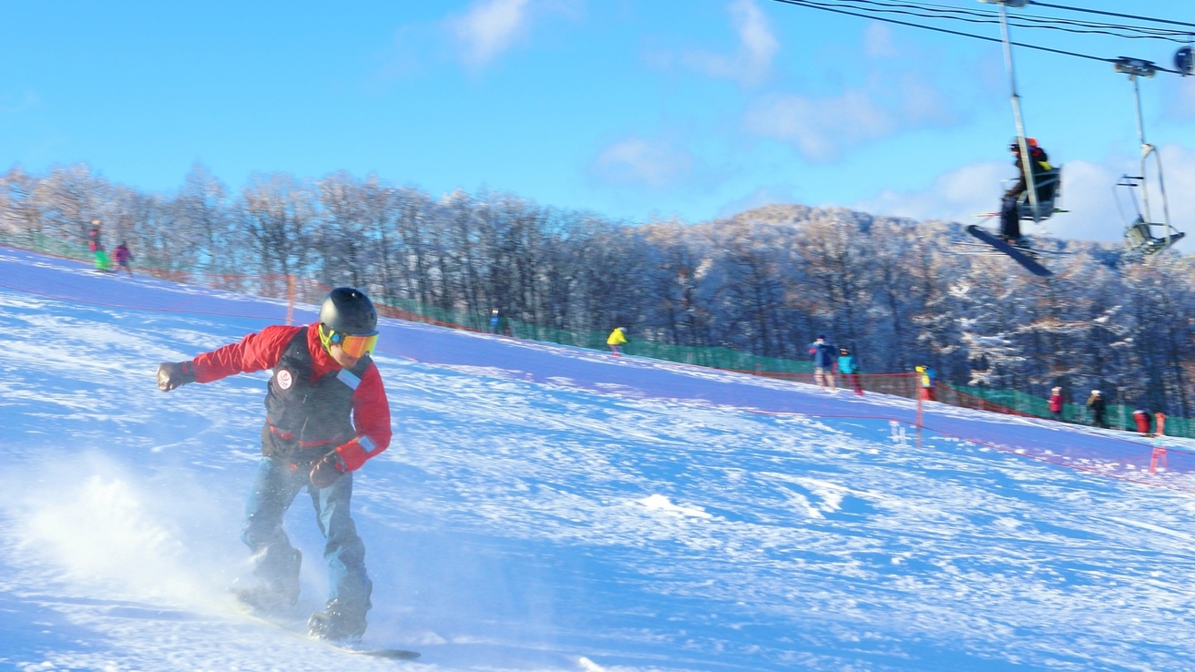 【上質な冬の休日】御岳スキー場優待券付き｜大人のための雪山ステイ