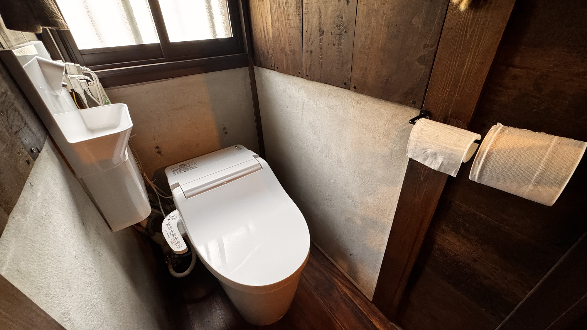 【館内】 お手洗いは最新です