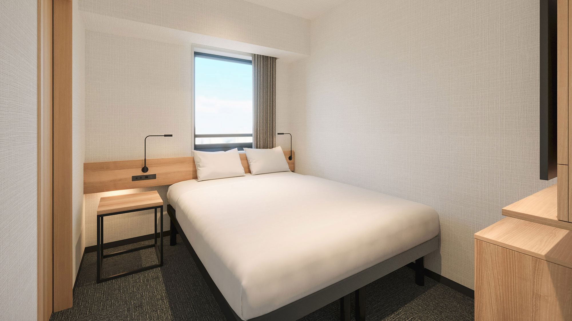 【クイーン】14平米／広々160cm幅のベッドが、快適な睡眠を約束します。高階層から東京の眺望も楽し