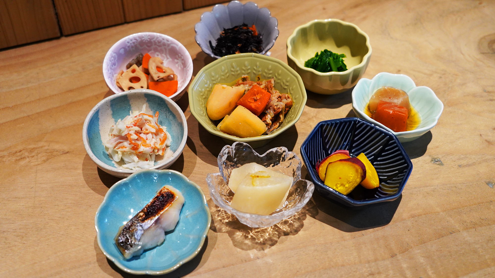 【朝食】素敵な朝を彩る華やか小鉢和定食