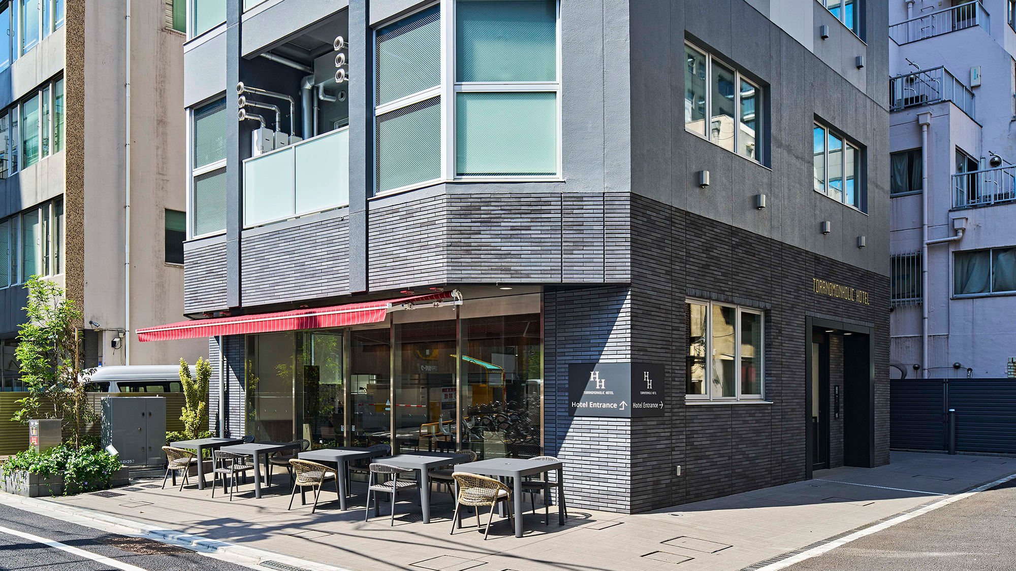 1F カフェ＆バーテラス席（朝食会場）