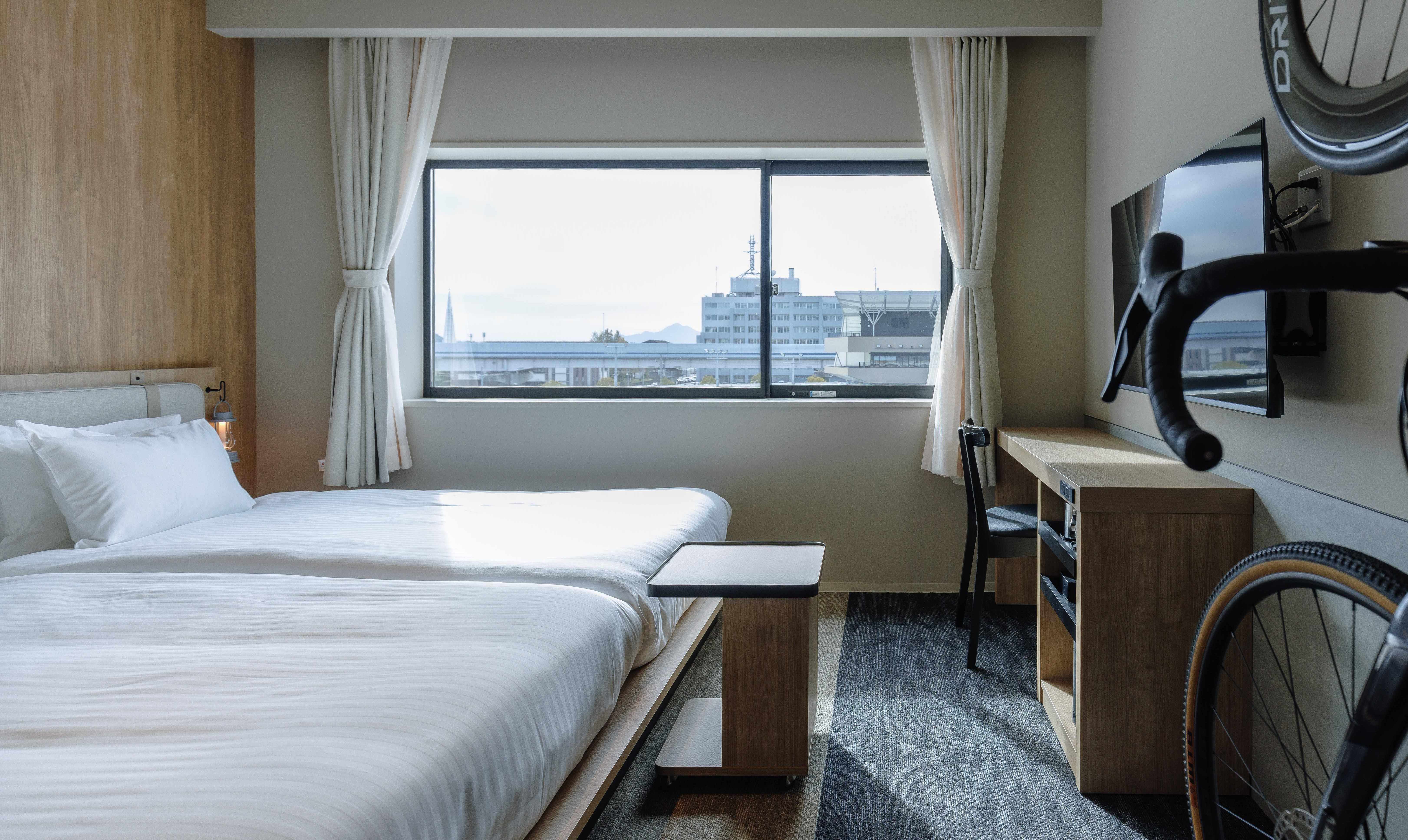 ツインスタンダード