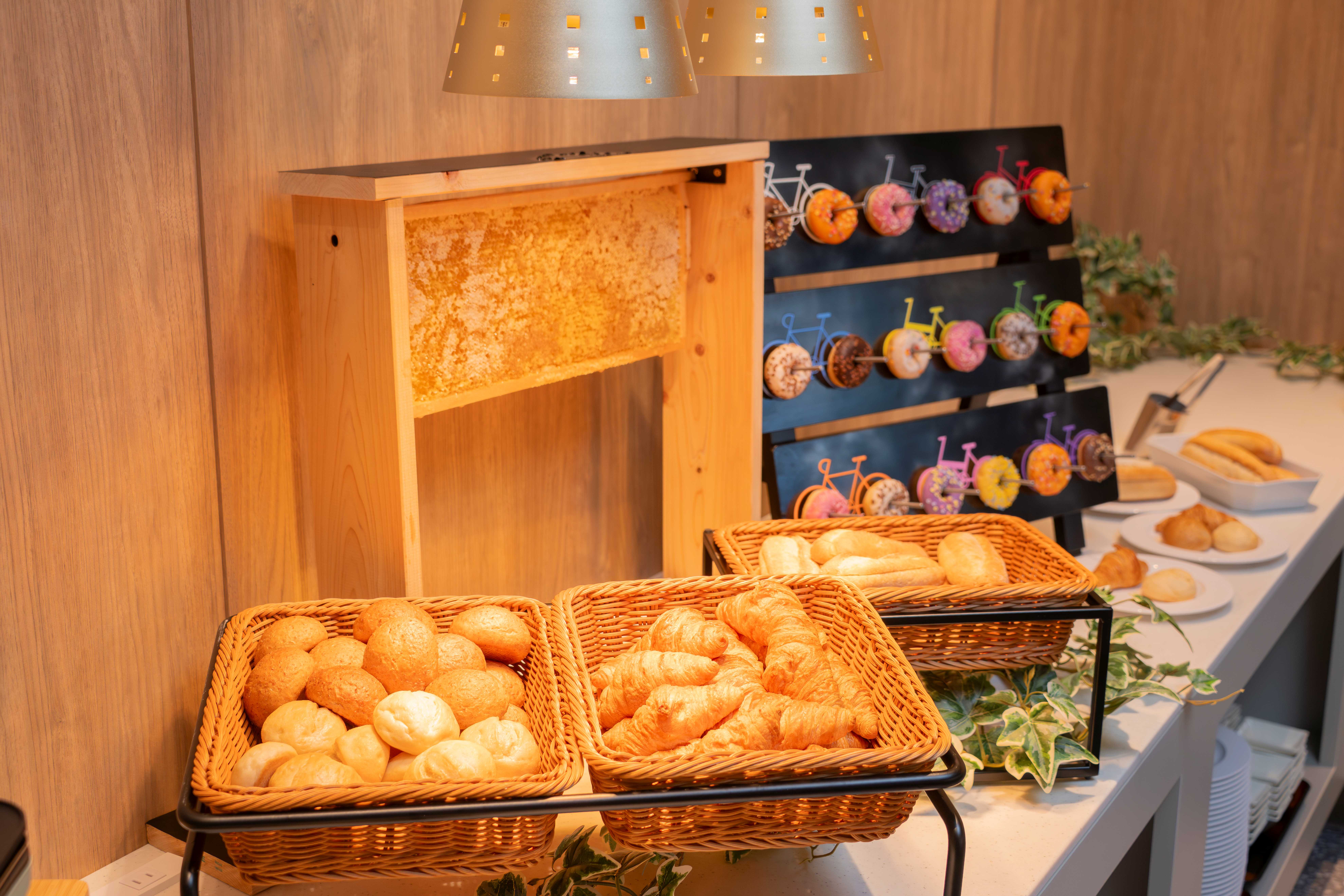 瀬戸内モーニングビュッフェ　ブレッド＆ドーナツ