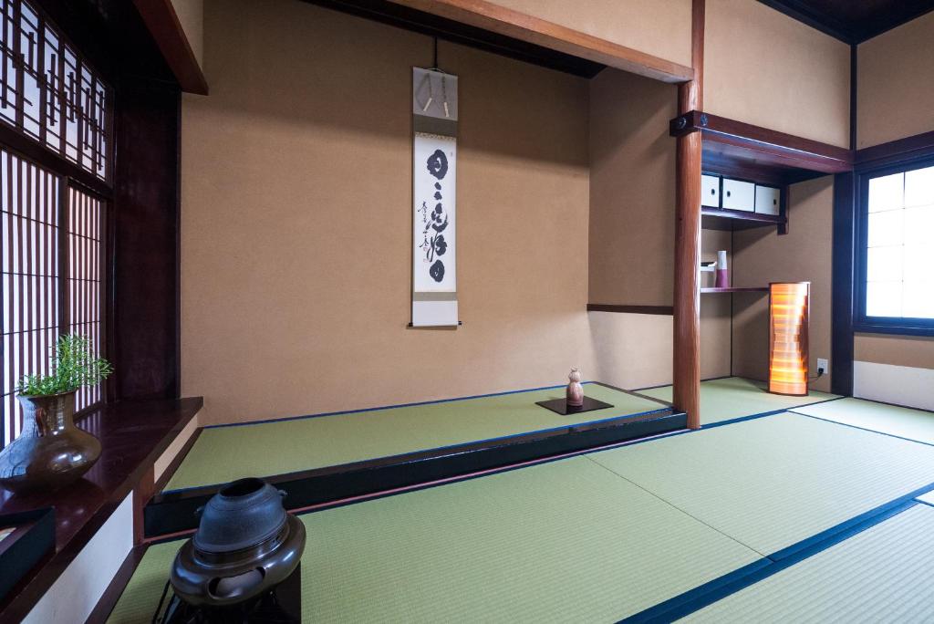 1階の広い和室
