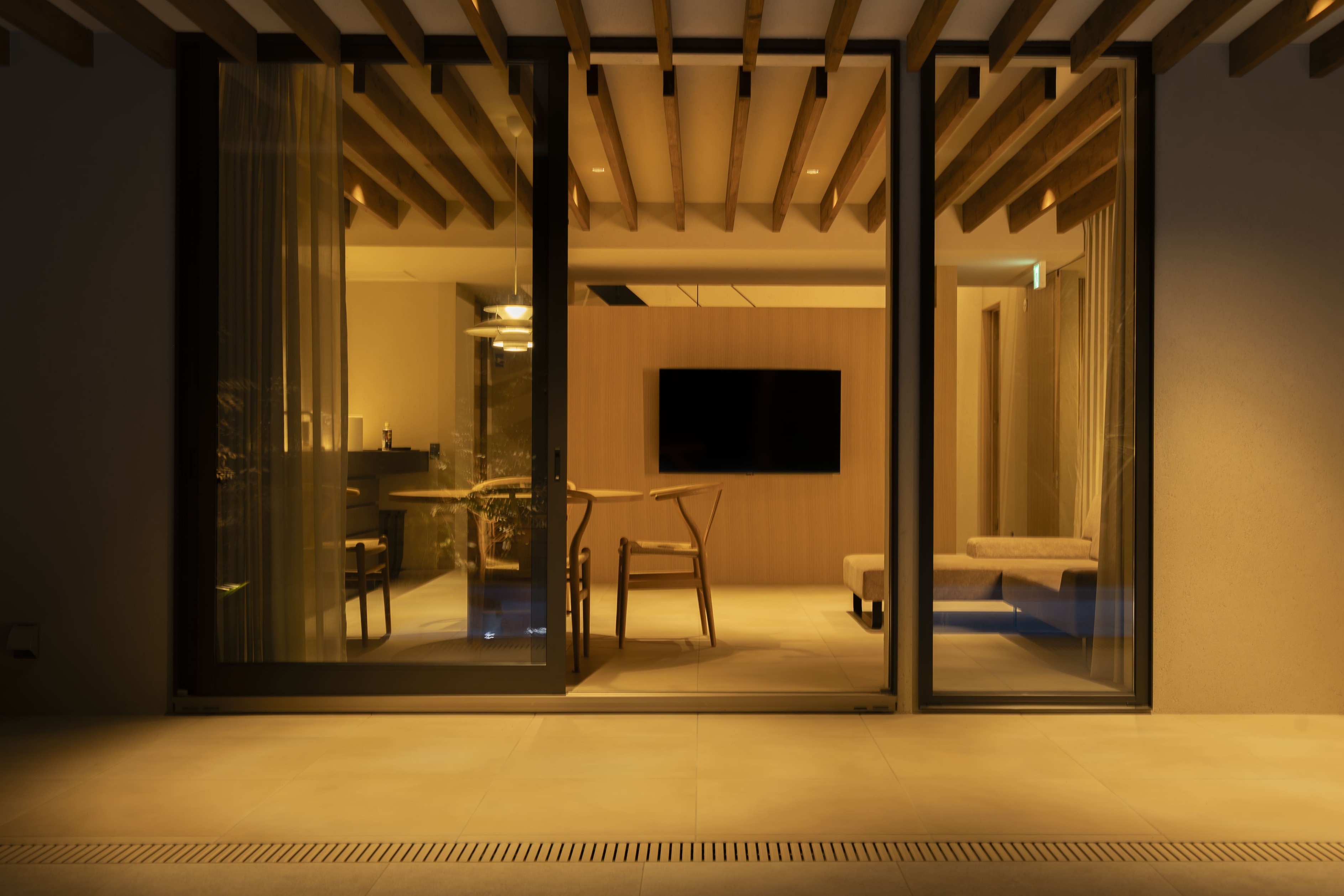 【連泊割】２泊以上の連泊滞在でお得！プール・サウナ・自然を独占するスイートヴィラ体験【素泊まり】