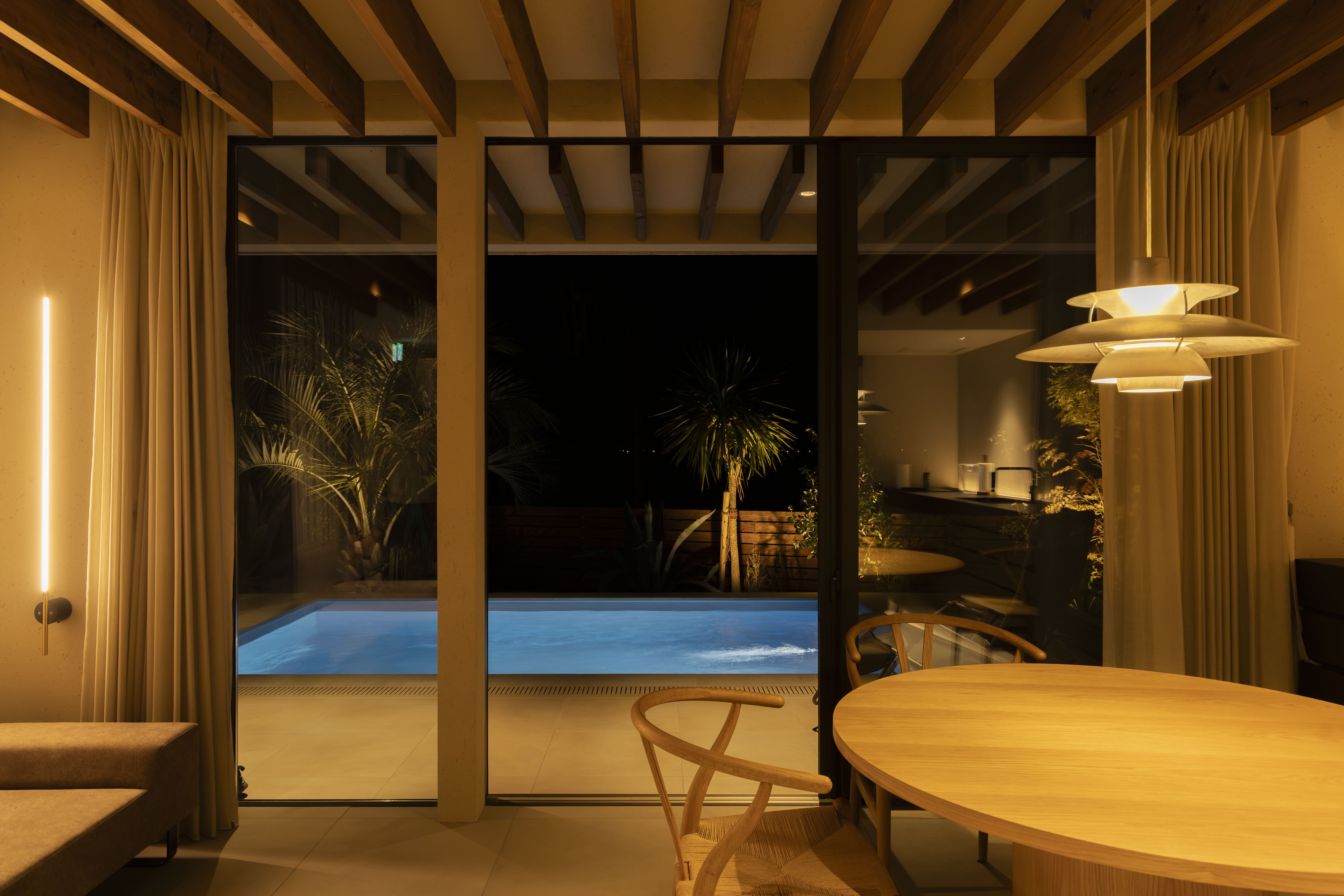 リビング（夜）２