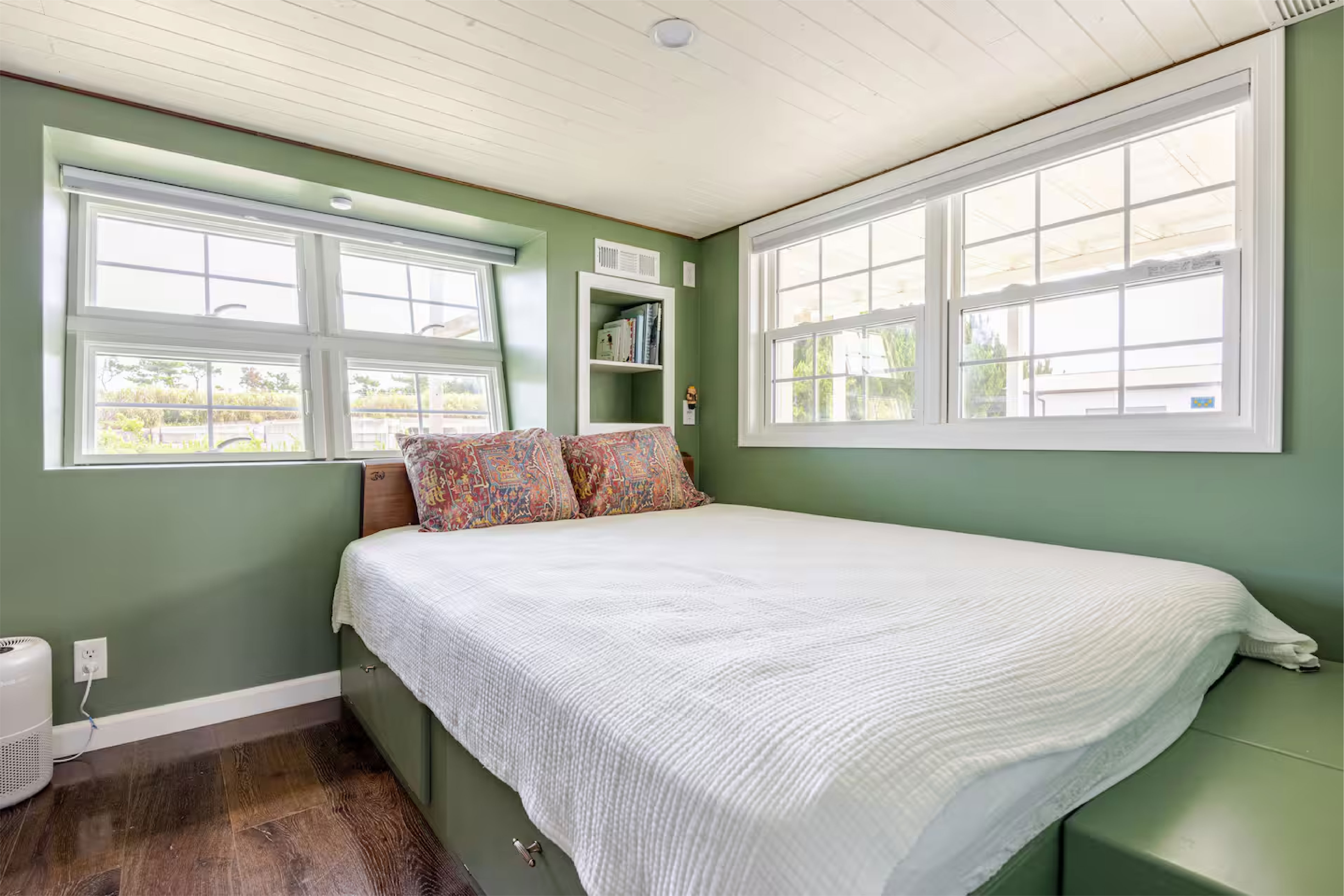 クイーンサイズベッド1台（magniflex）