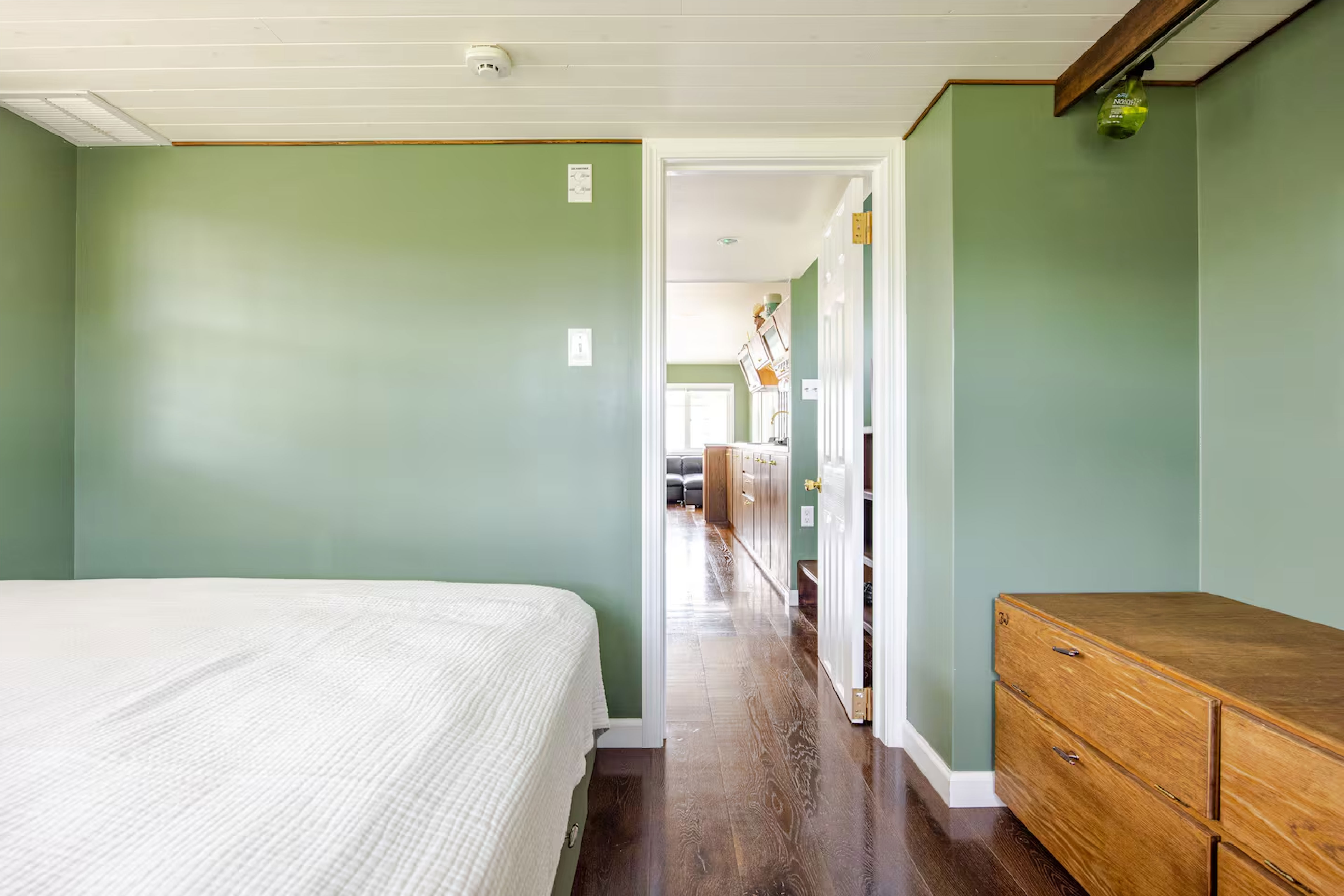 マスターベッドルーム