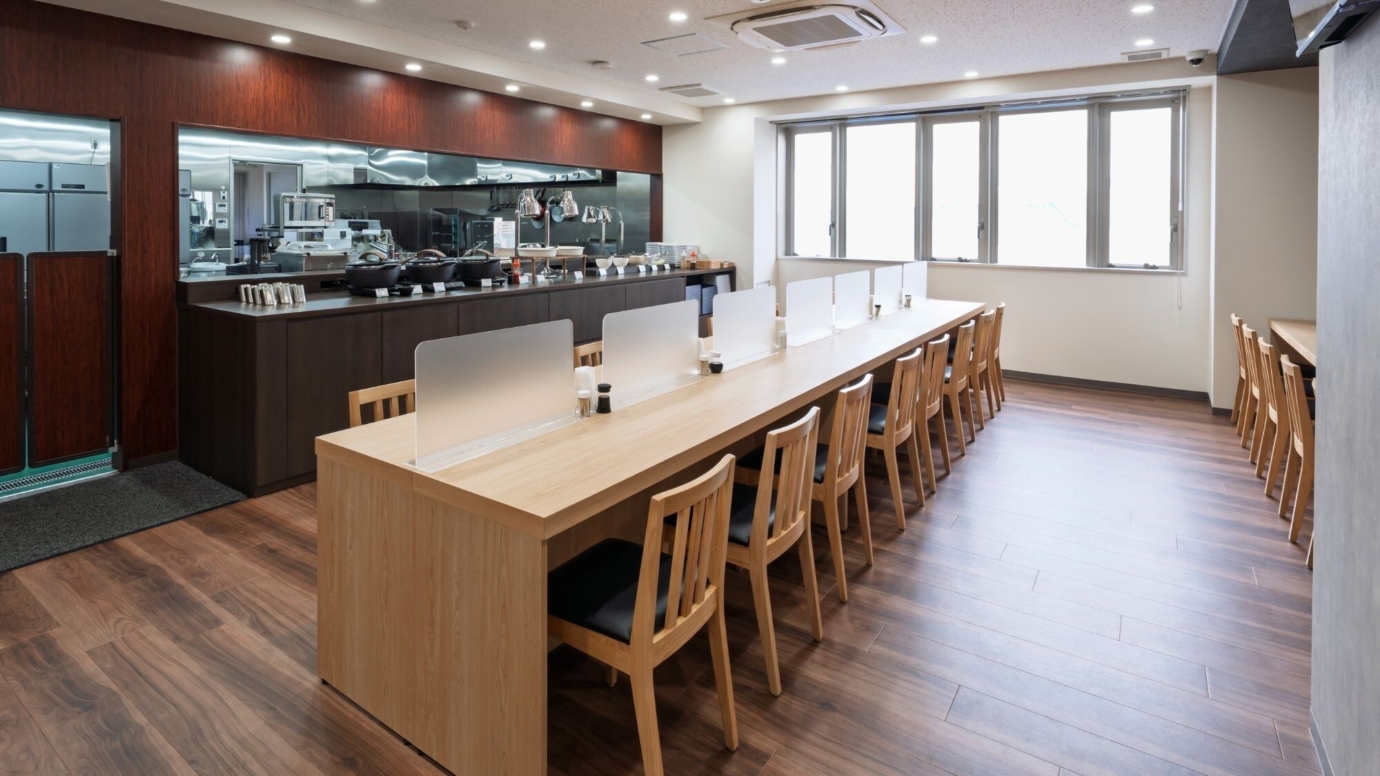 【ビュッフェ2食付】朝食は6:00〜OK！くつろぎと快適さを毎日の宿に