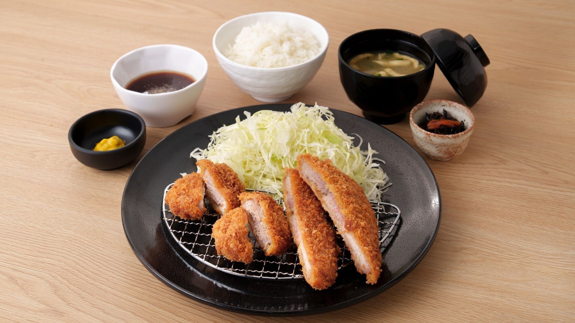 【ランチ】ミックスカツ定食　～阿蘇・森のポーク「えころとん」～